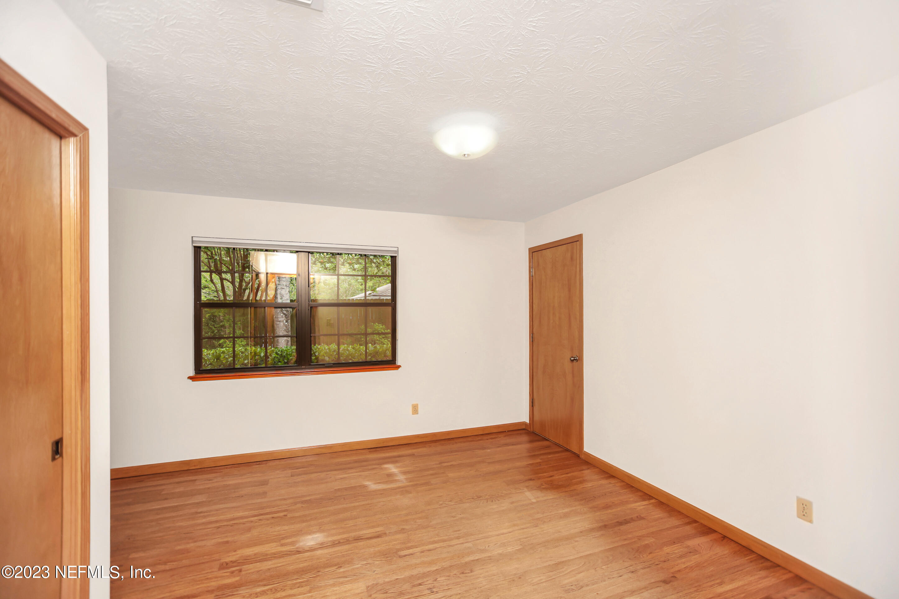 5319 SECLUDED OAKS Lane
