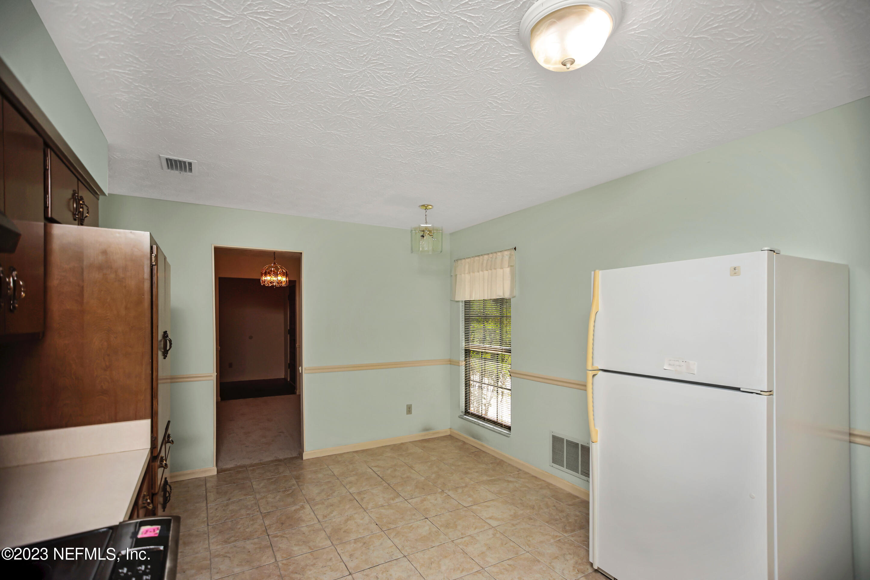 5319 SECLUDED OAKS Lane