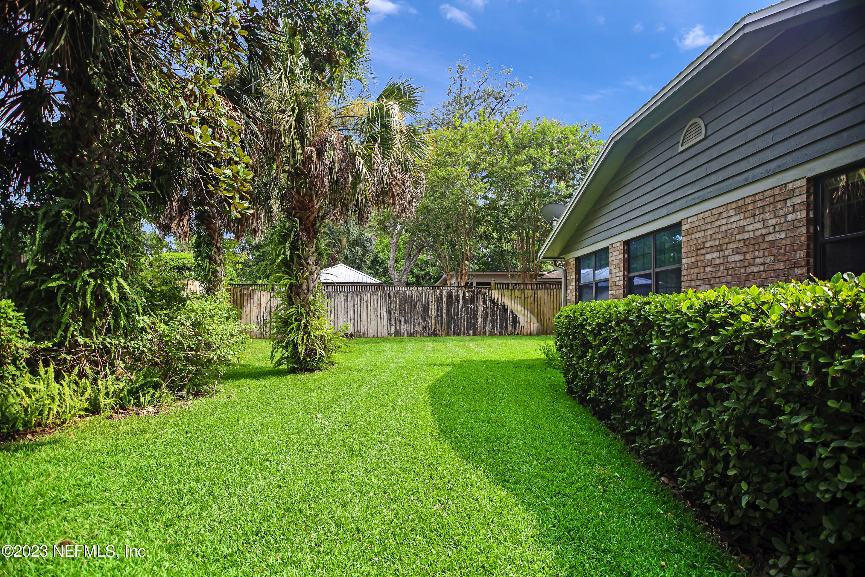 5319 SECLUDED OAKS Lane