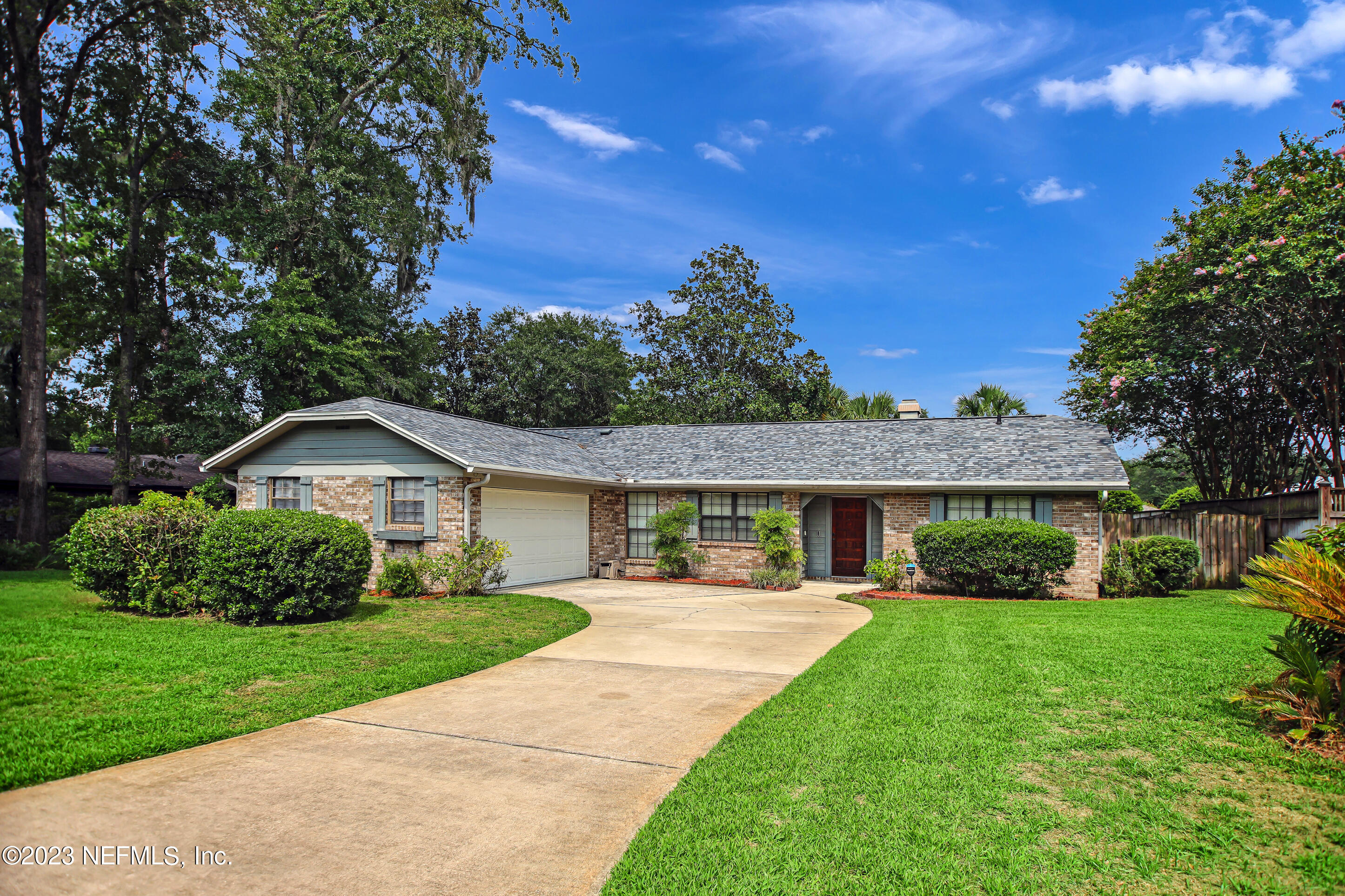 5319 SECLUDED OAKS Lane