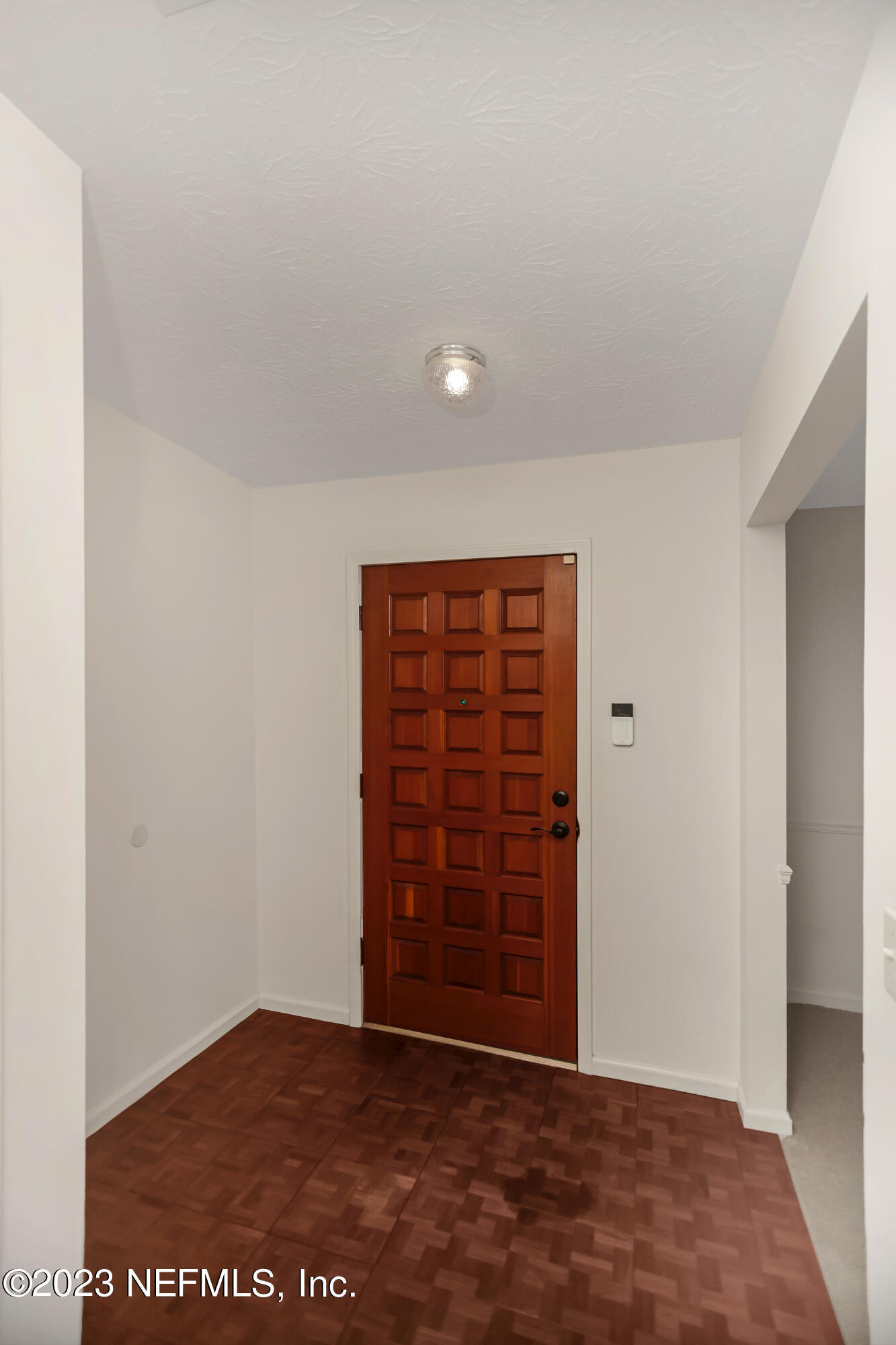 5319 SECLUDED OAKS Lane