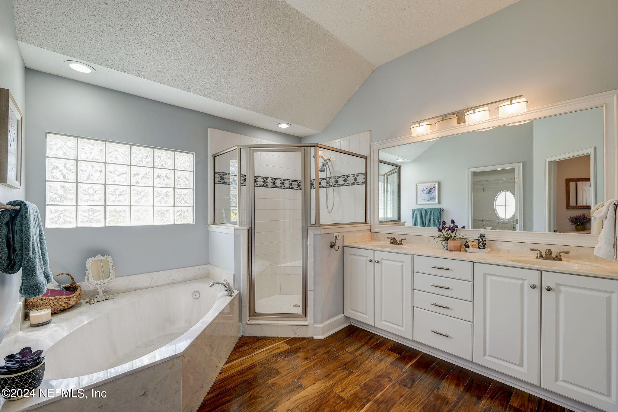 3682 CHERRY HILLS Court