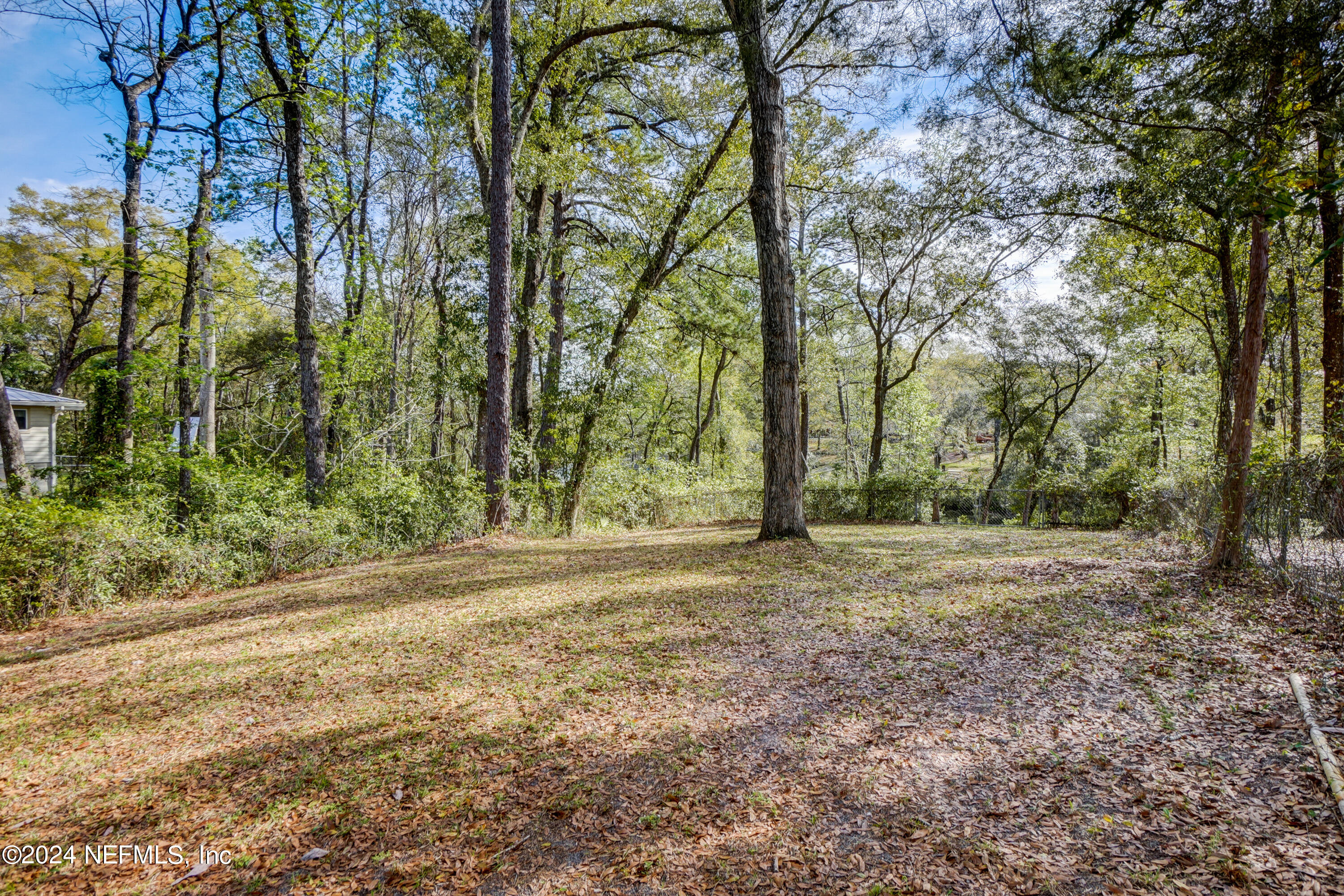718 LAKE ASBURY Drive
