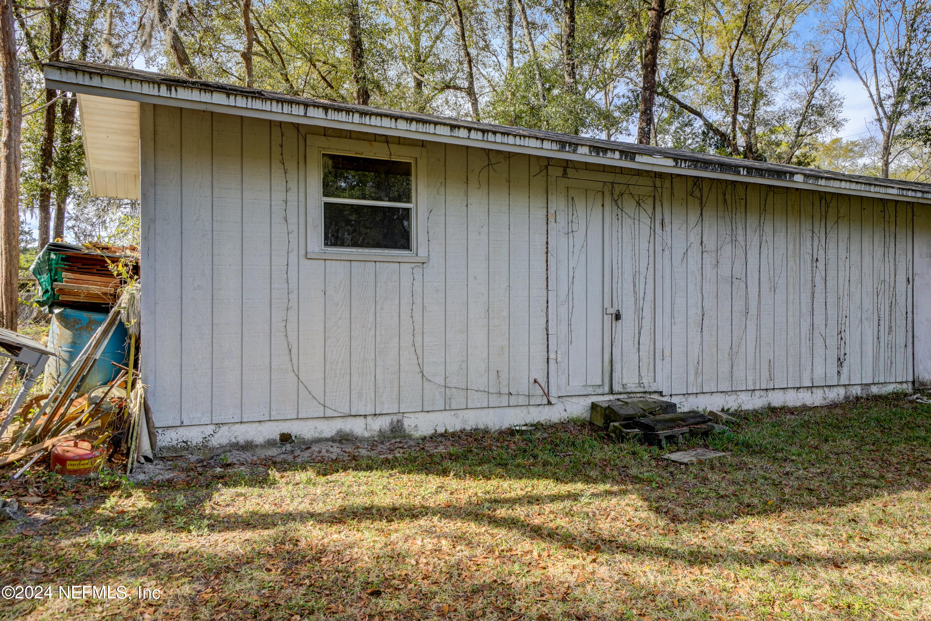 718 LAKE ASBURY Drive