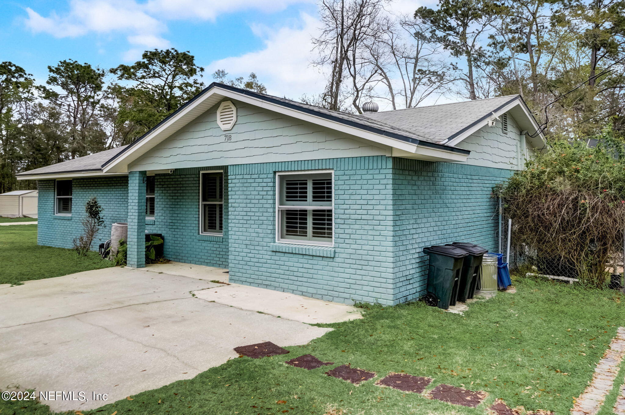 718 LAKE ASBURY Drive
