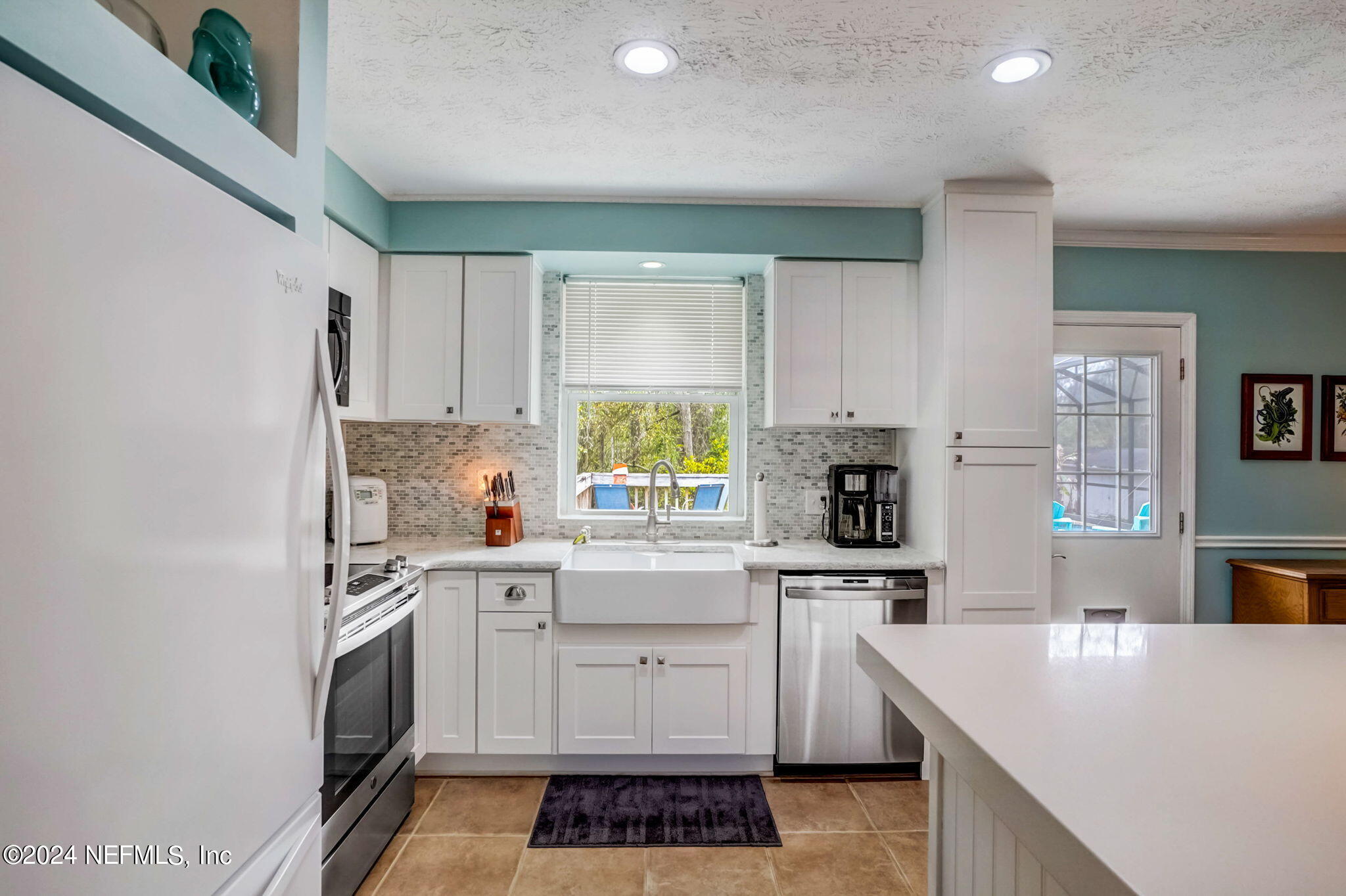 718 LAKE ASBURY Drive