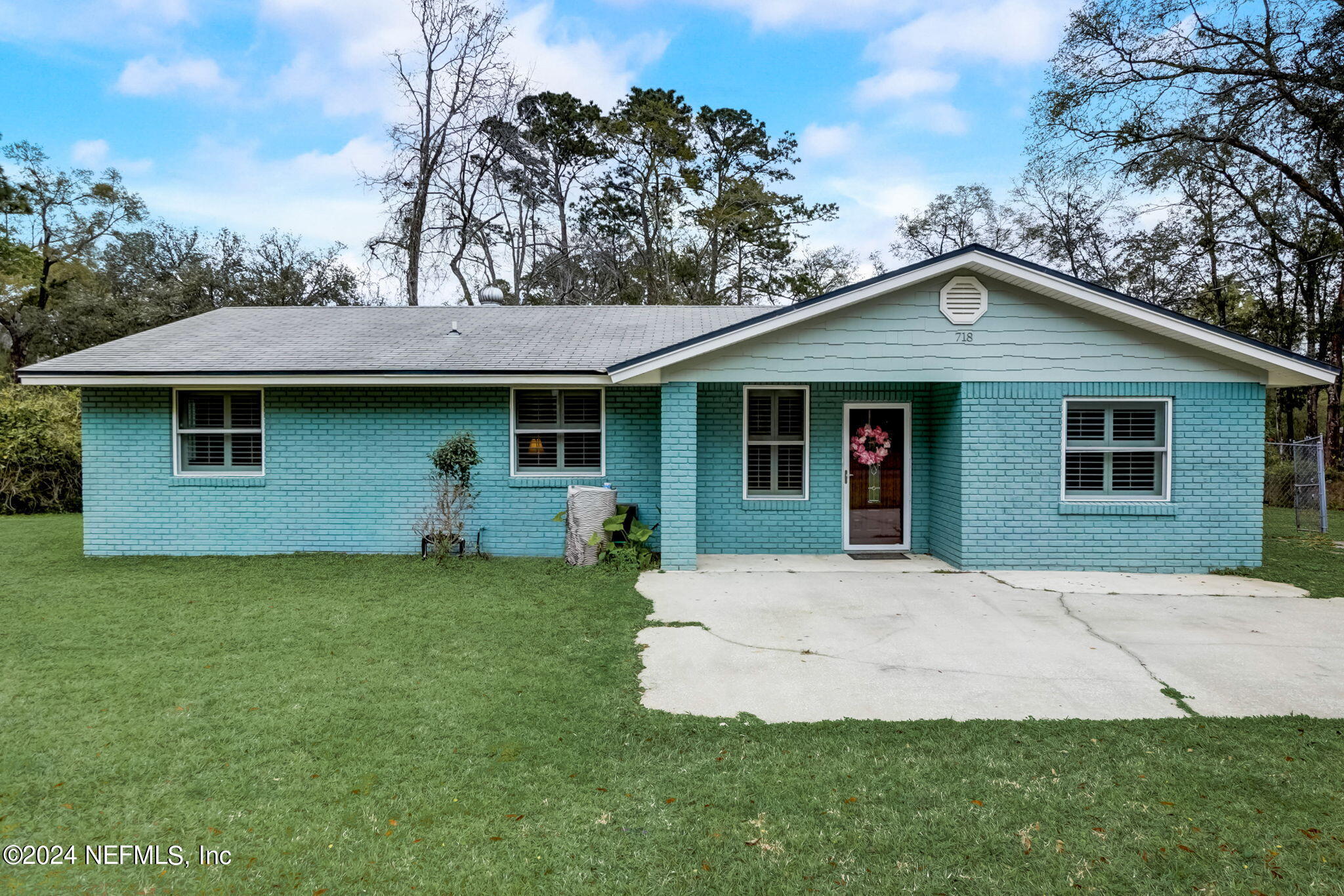 718 LAKE ASBURY Drive
