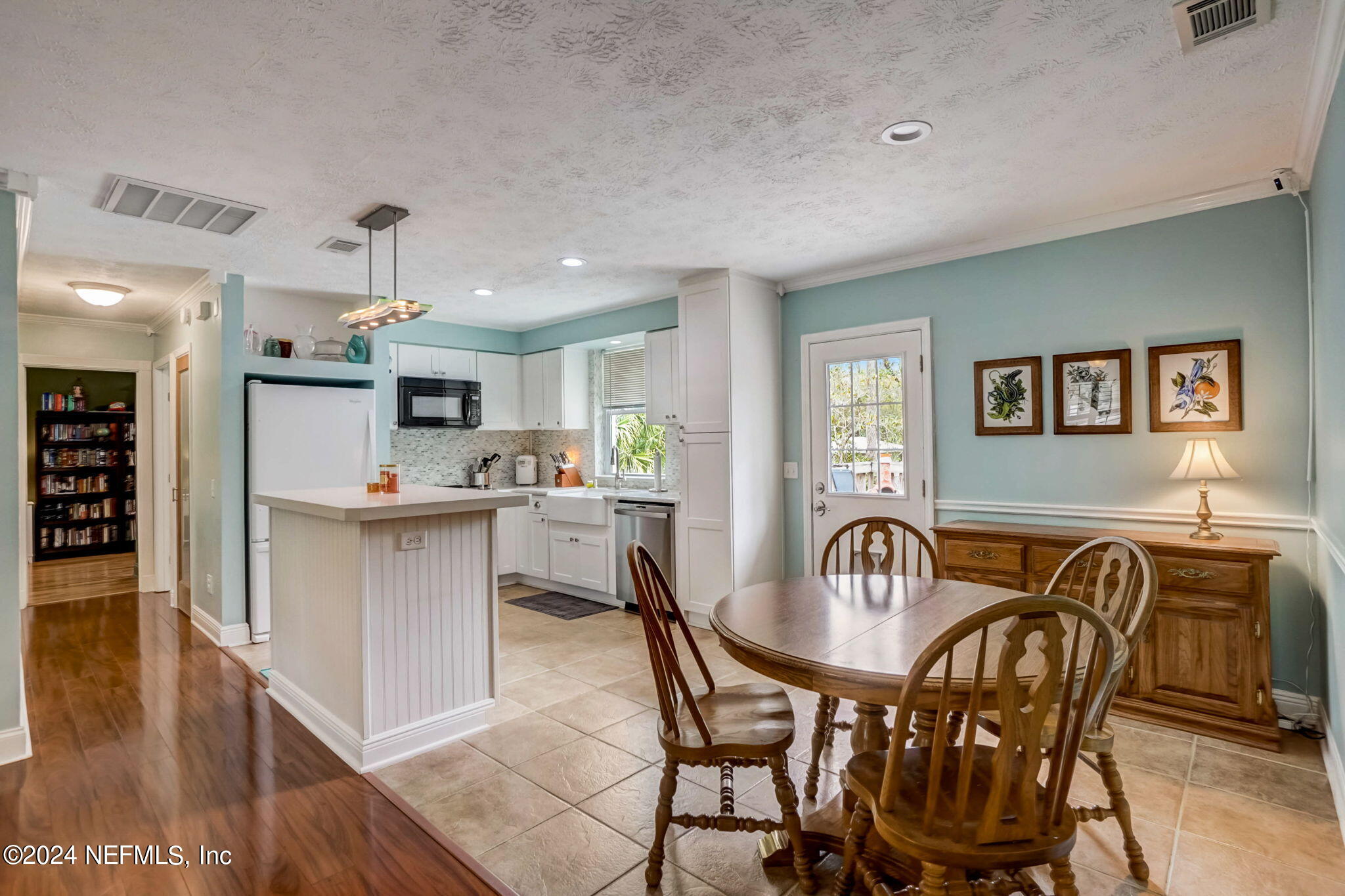 718 LAKE ASBURY Drive