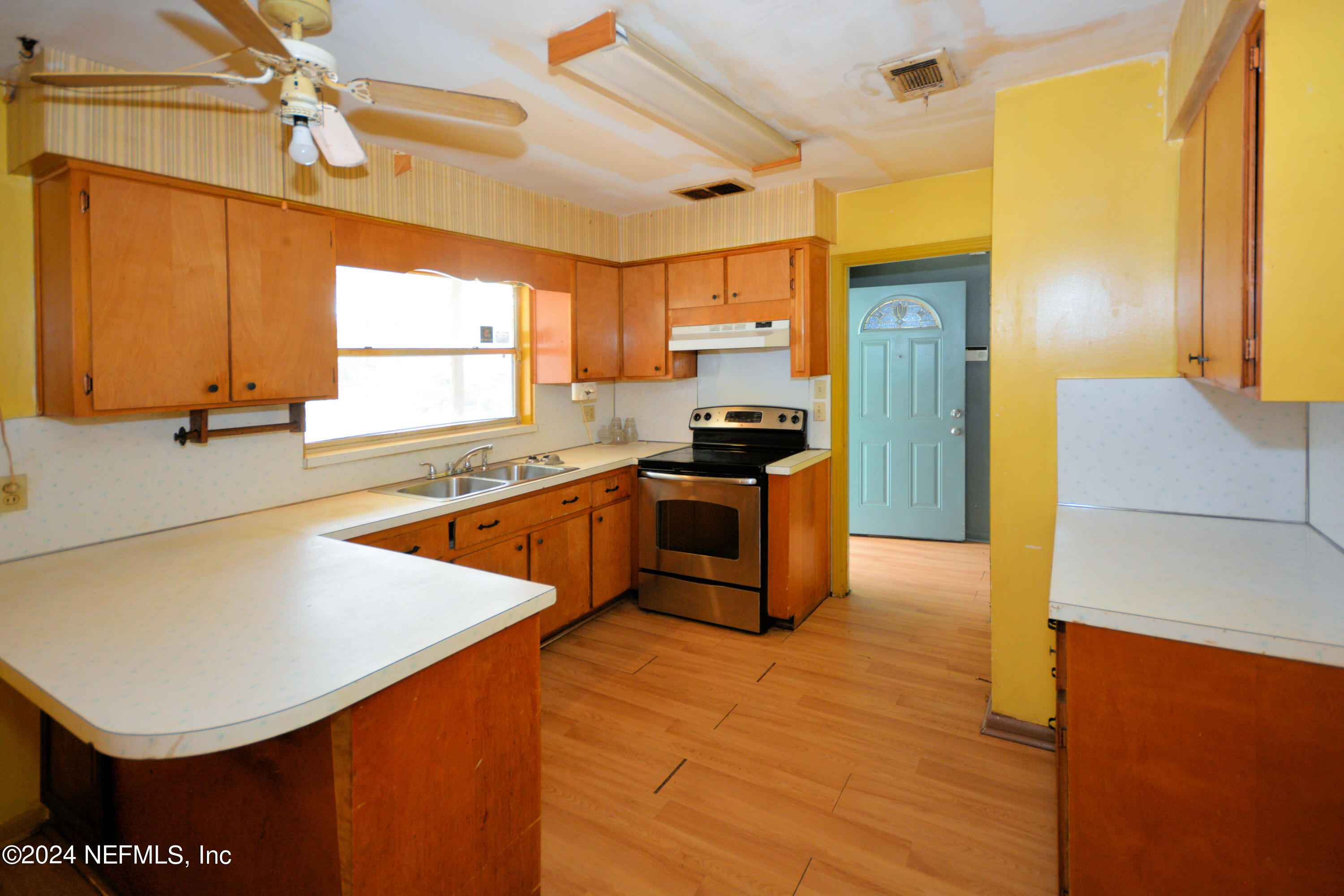7937 JAGUAR Drive