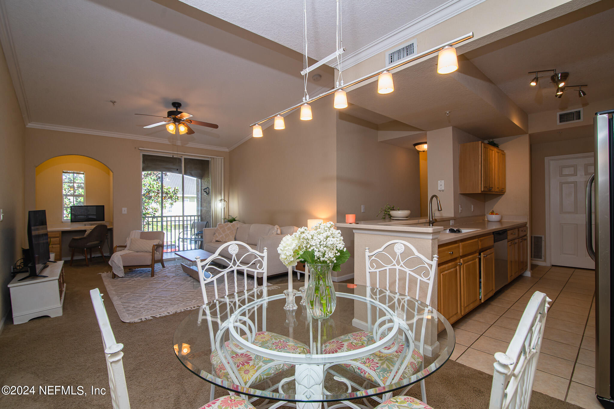 10075 GATE Parkway N 904
