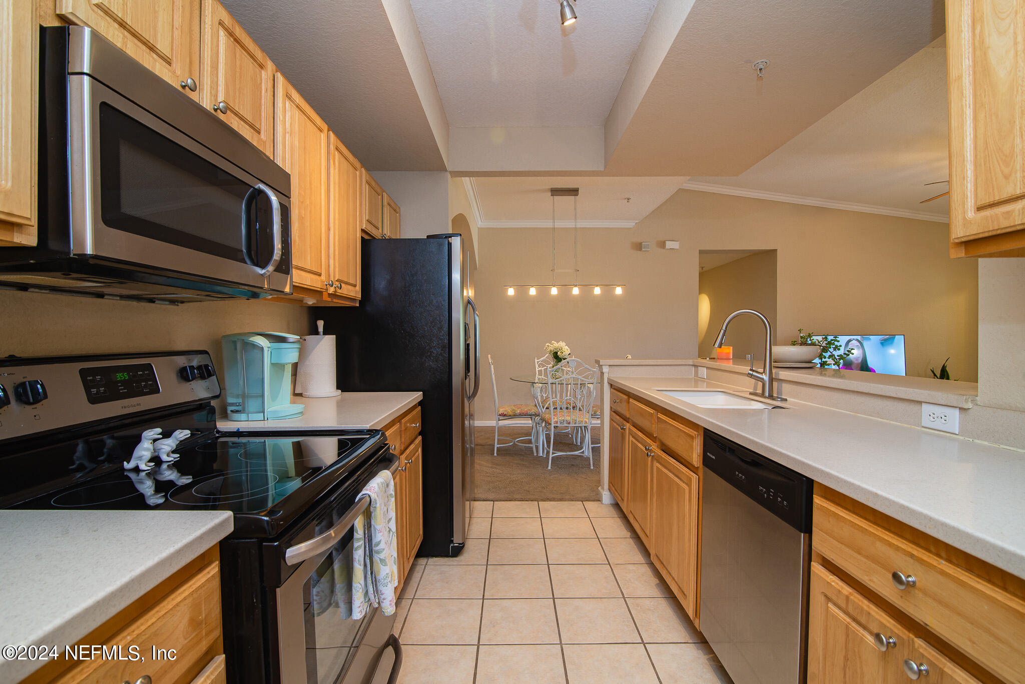 10075 GATE Parkway N 904