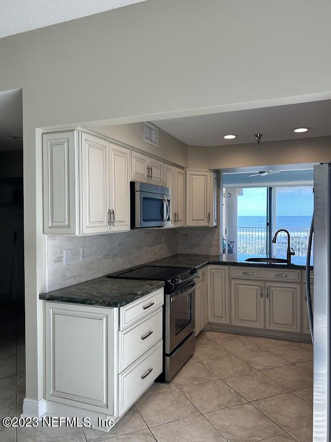 104 SURFVIEW Drive 2408