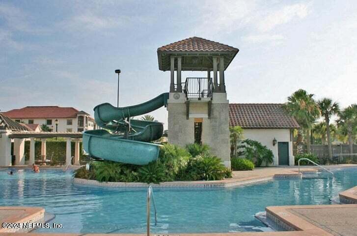 135 CALLE EL JARDIN, 104