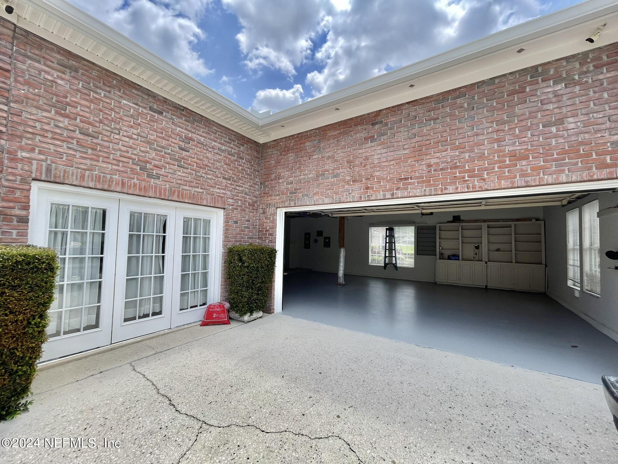 8249 WALLINGFORD HILLS Lane