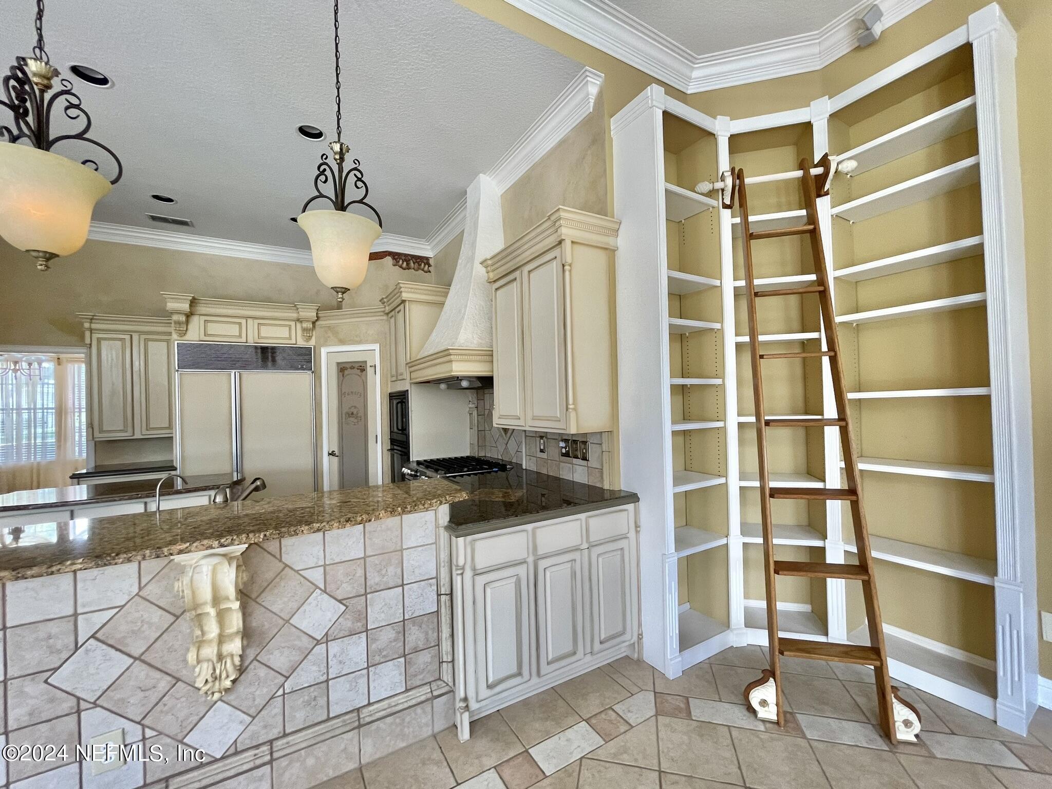 8249 WALLINGFORD HILLS Lane