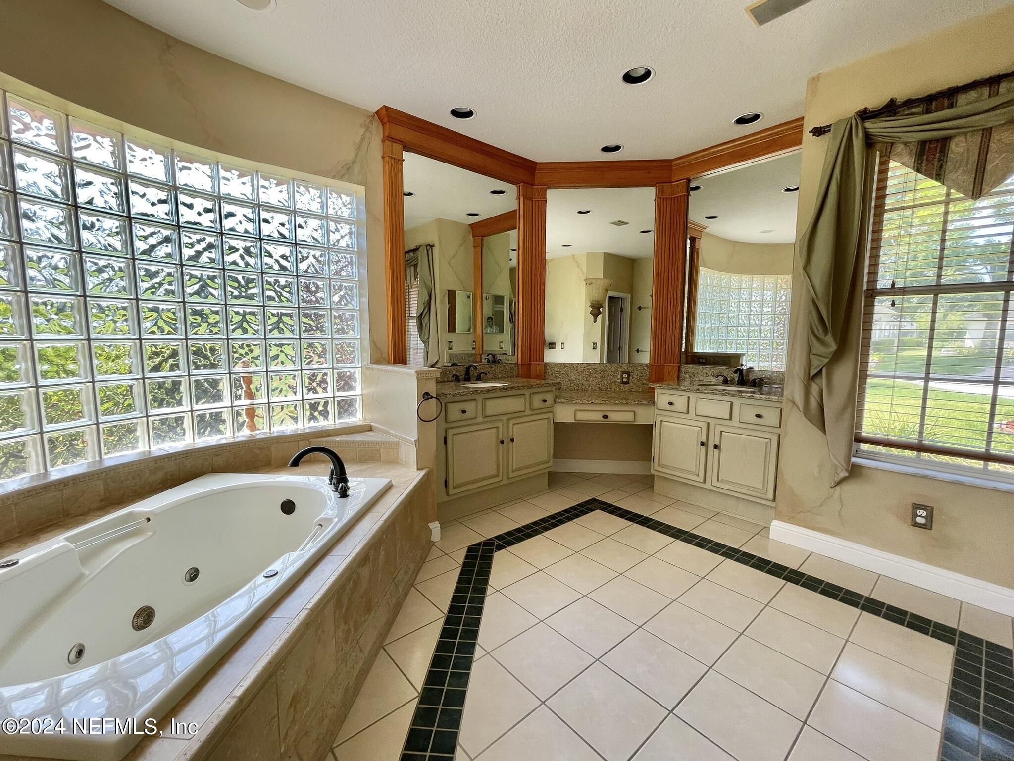 8249 WALLINGFORD HILLS Lane