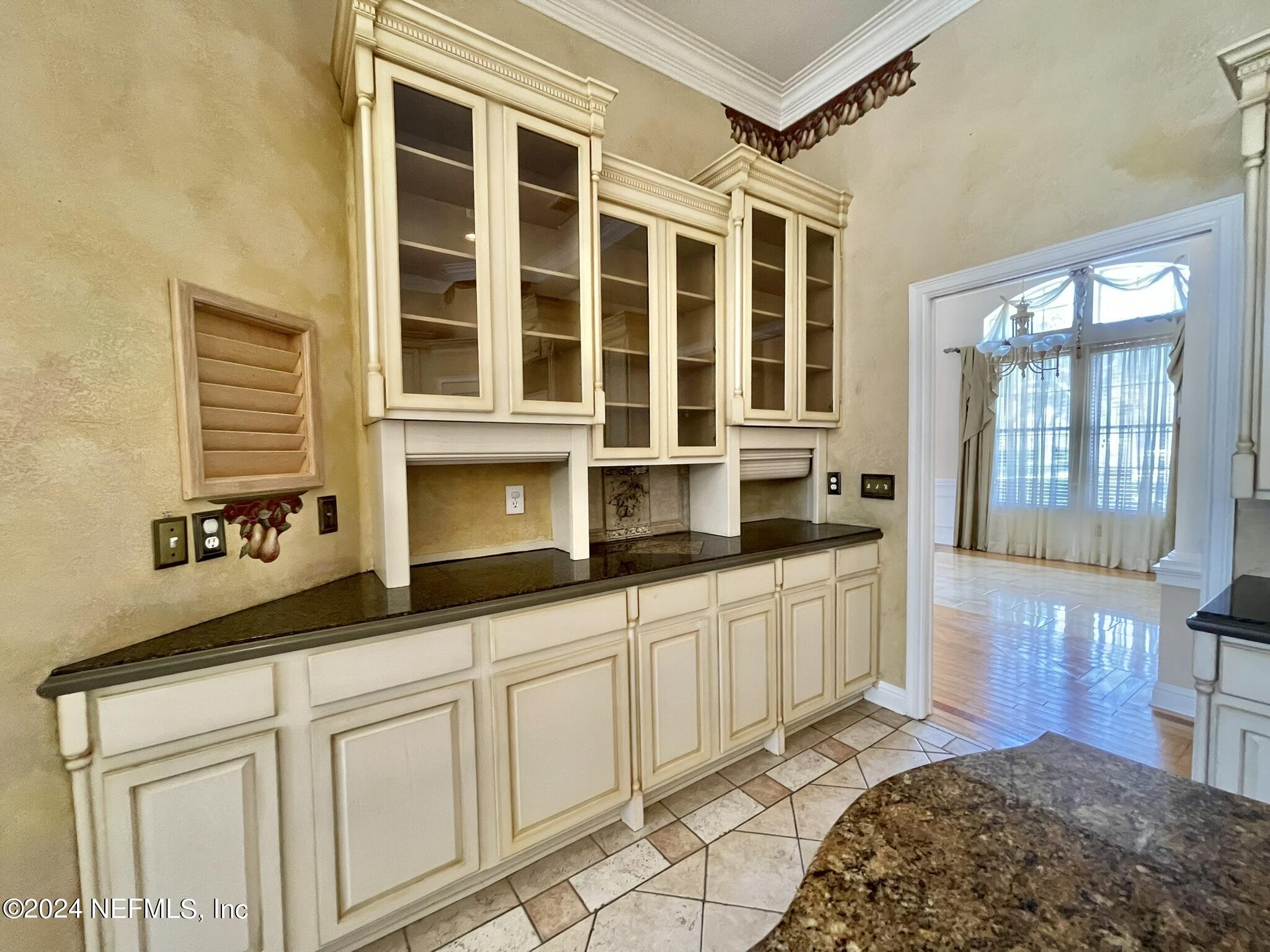 8249 WALLINGFORD HILLS Lane