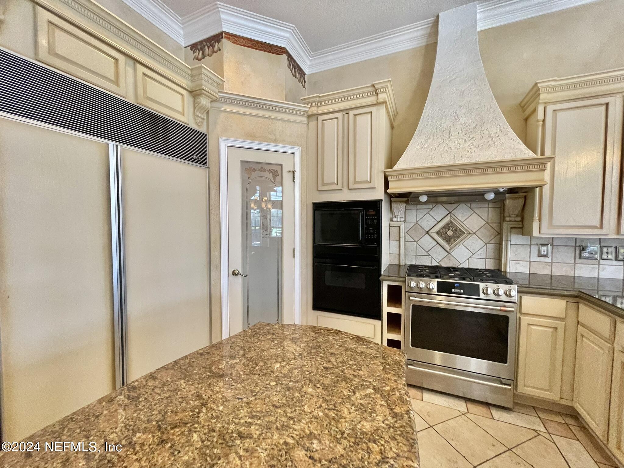 8249 WALLINGFORD HILLS Lane
