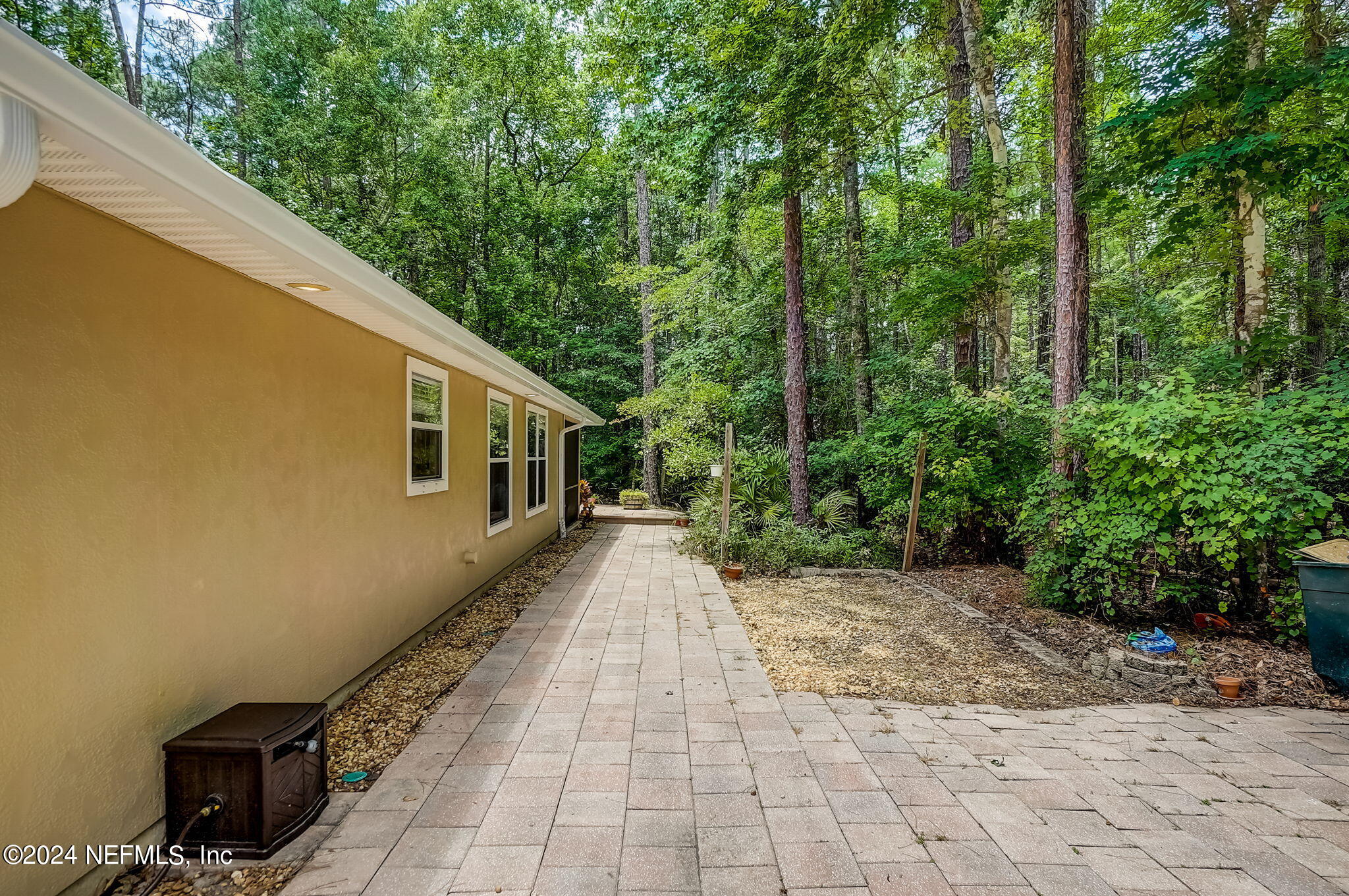 988 BUTTERCUP Drive