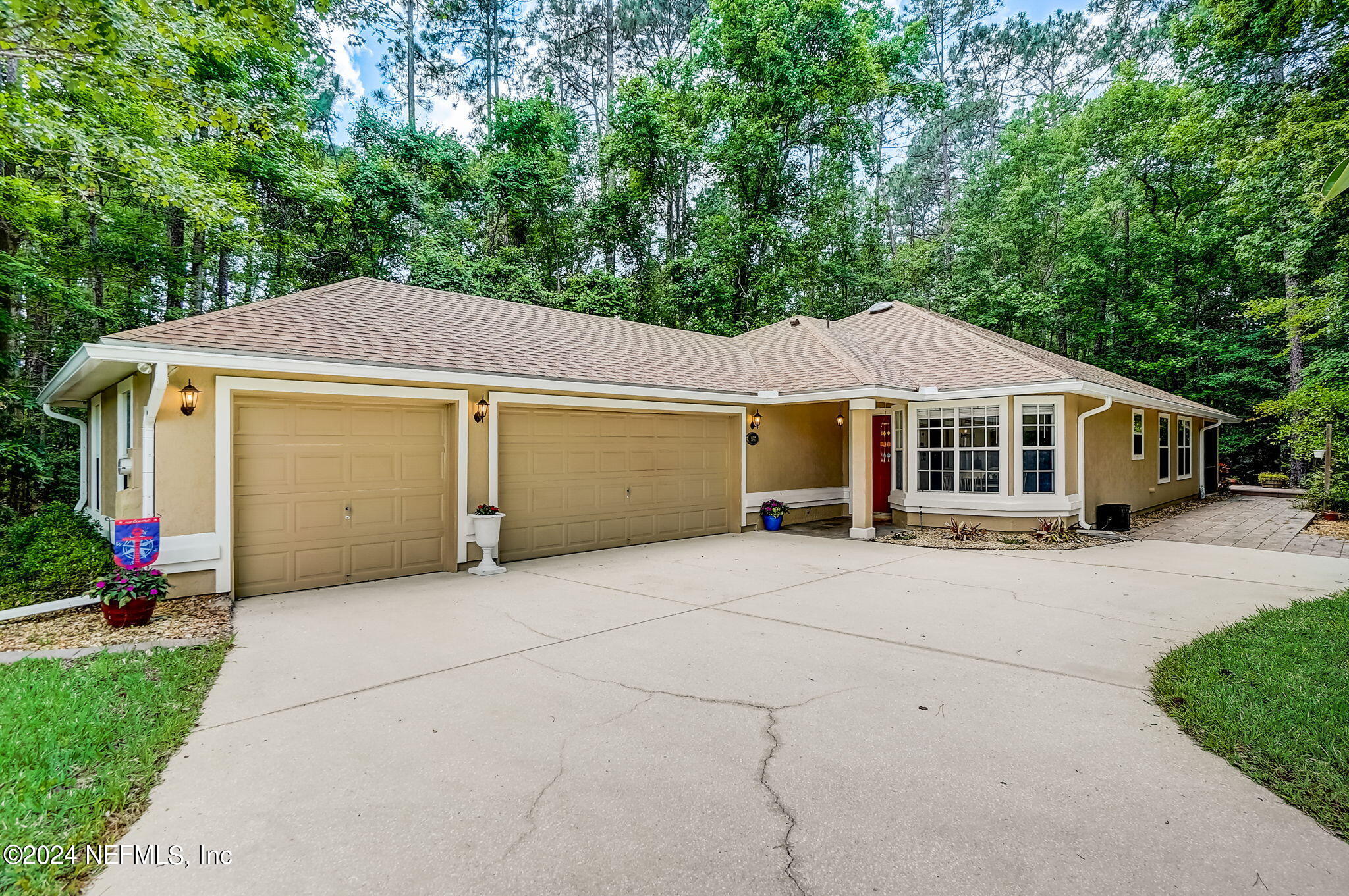 988 BUTTERCUP Drive