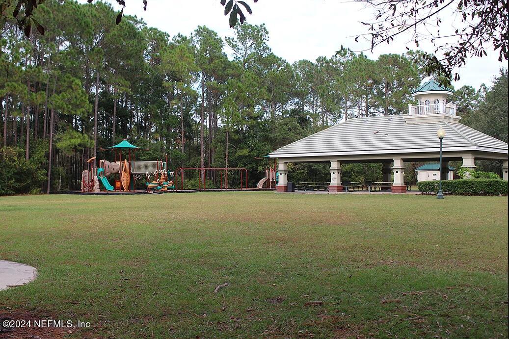 988 BUTTERCUP Drive