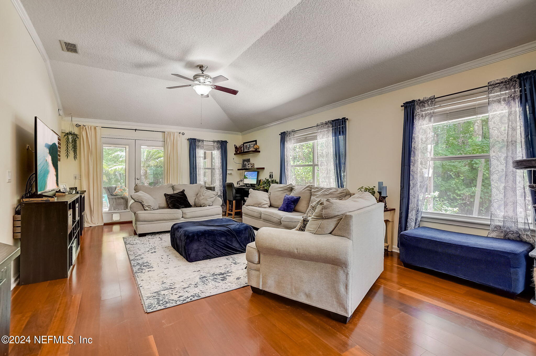 988 BUTTERCUP Drive