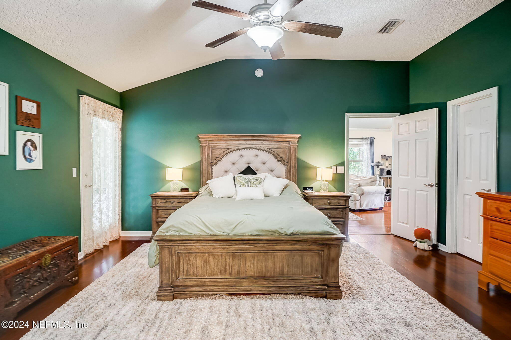 988 BUTTERCUP Drive