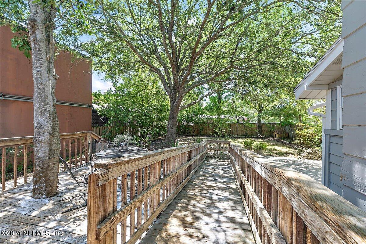 2568 HERSCHEL Street