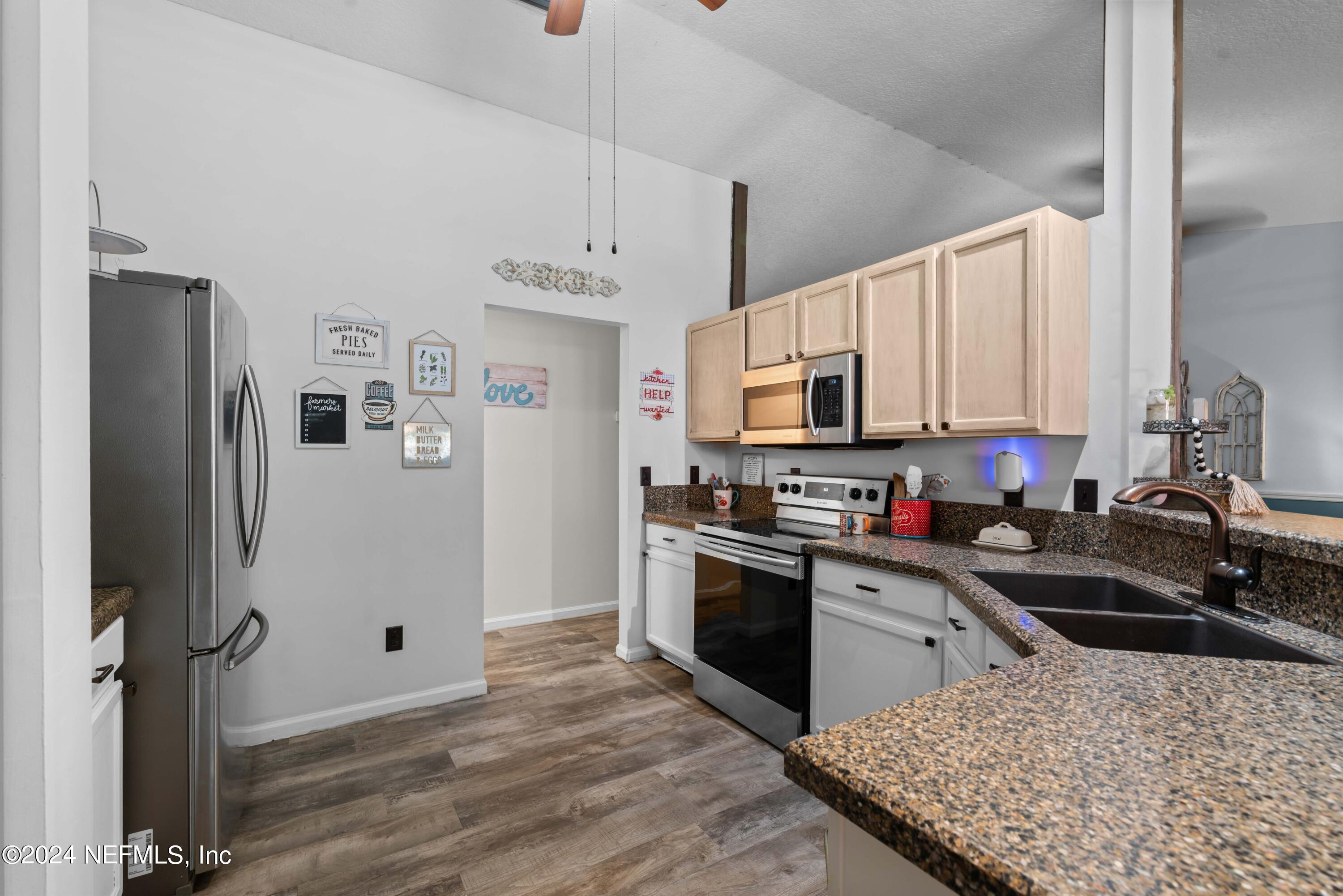 2592 MYRTLE Loop