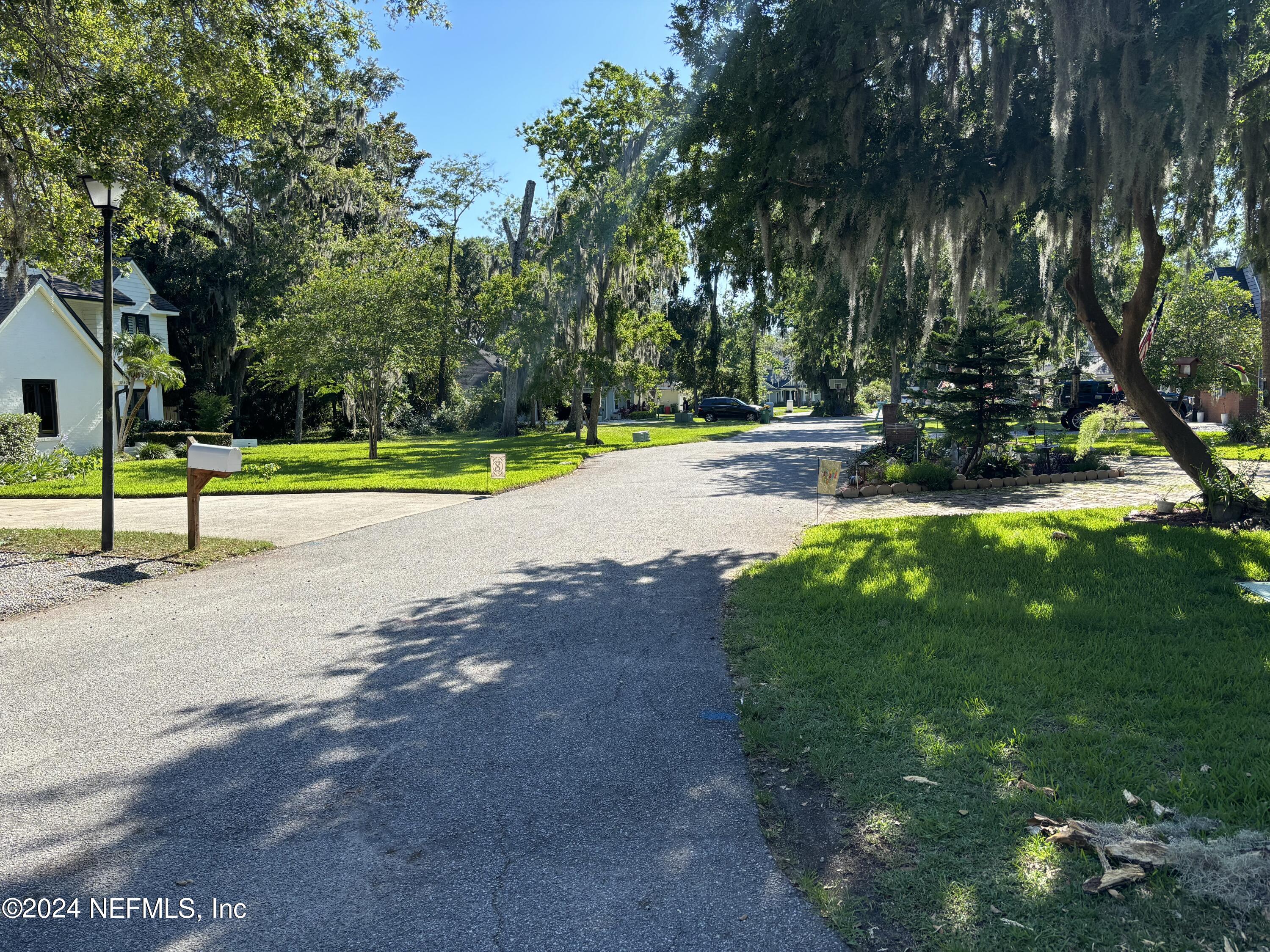 1815 KINGS Court