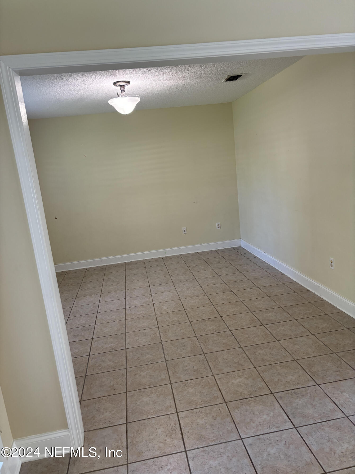 1815 KINGS Court