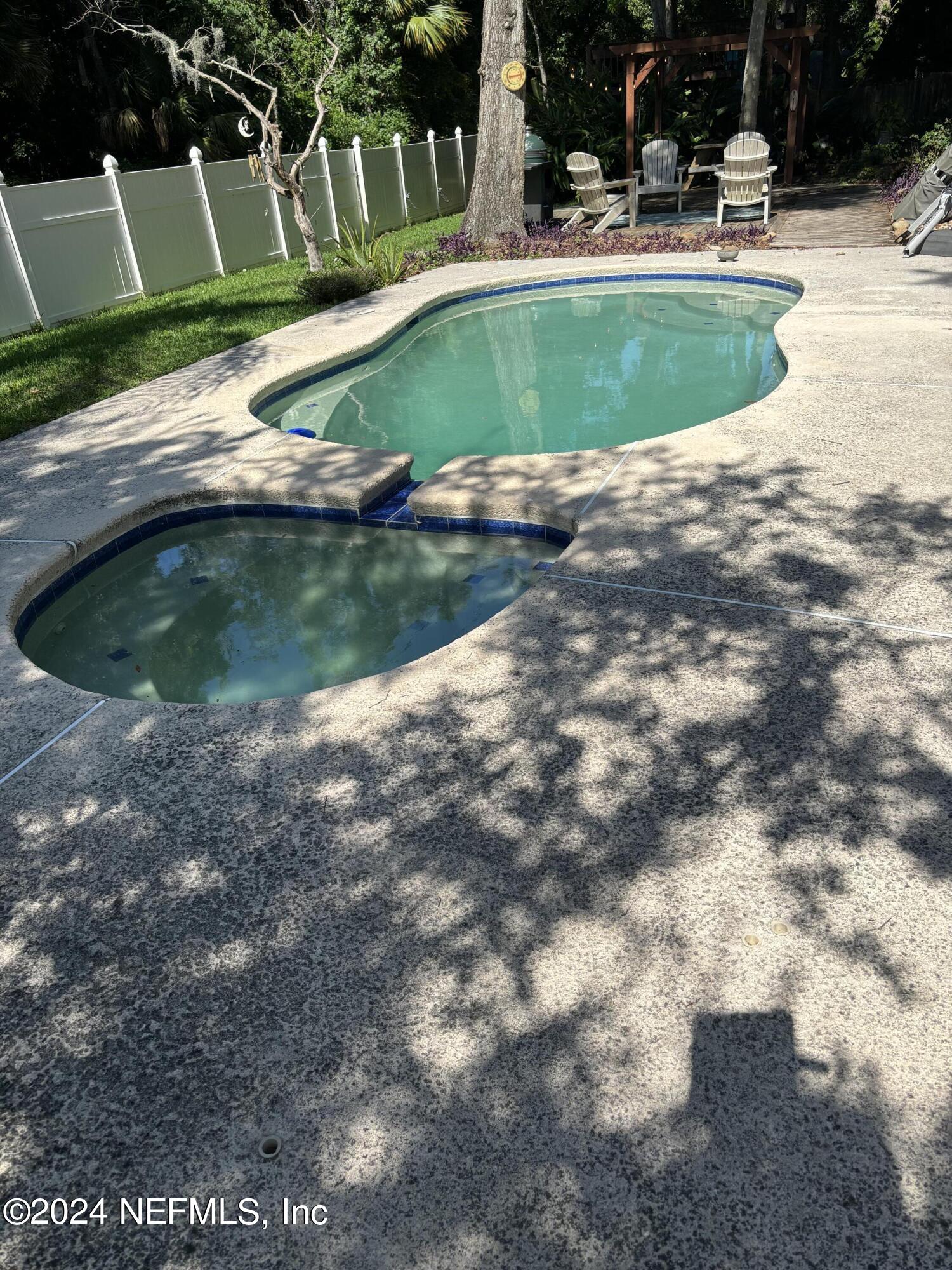 1815 KINGS Court