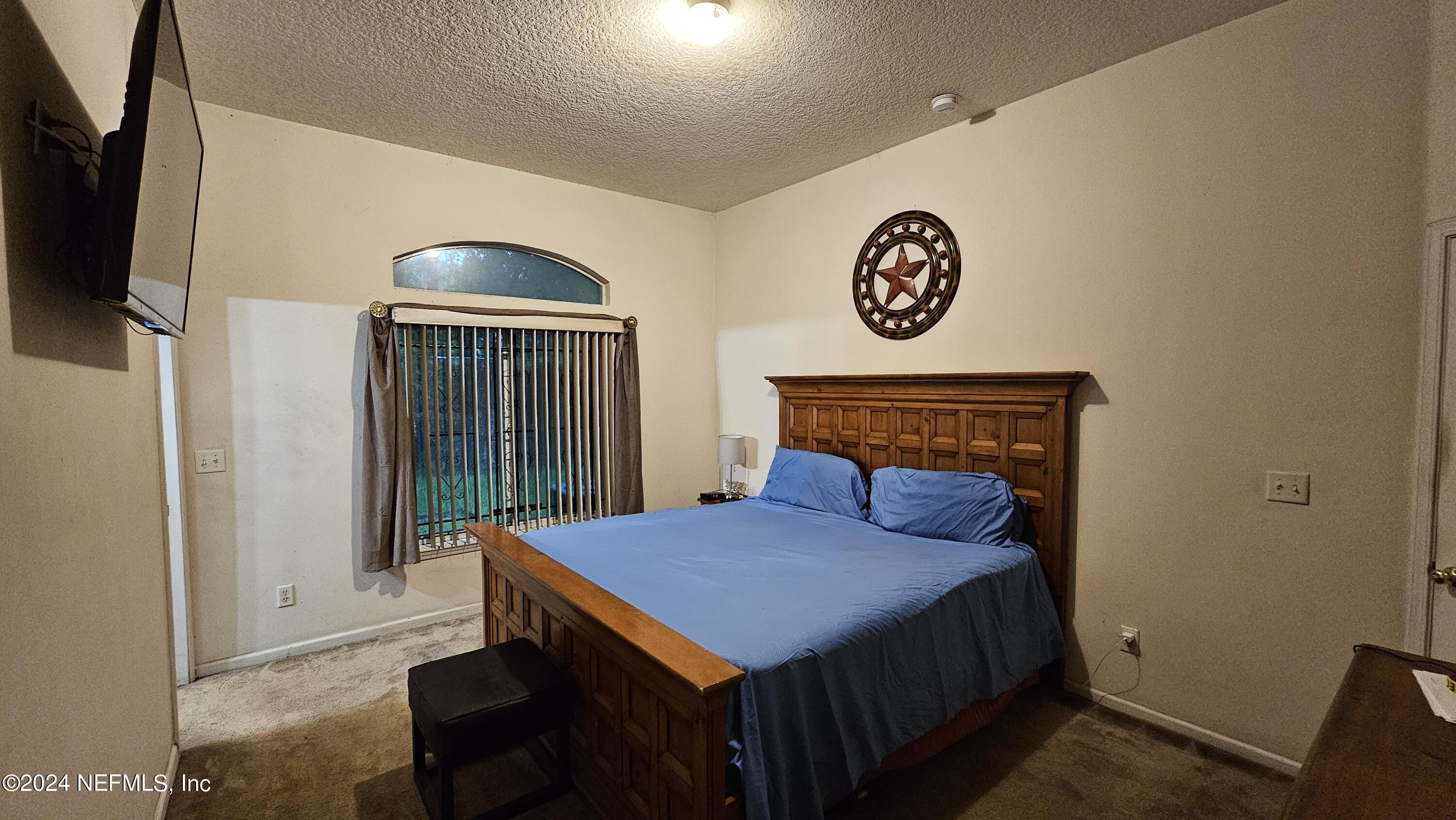 2937 CENTERWOOD Drive N