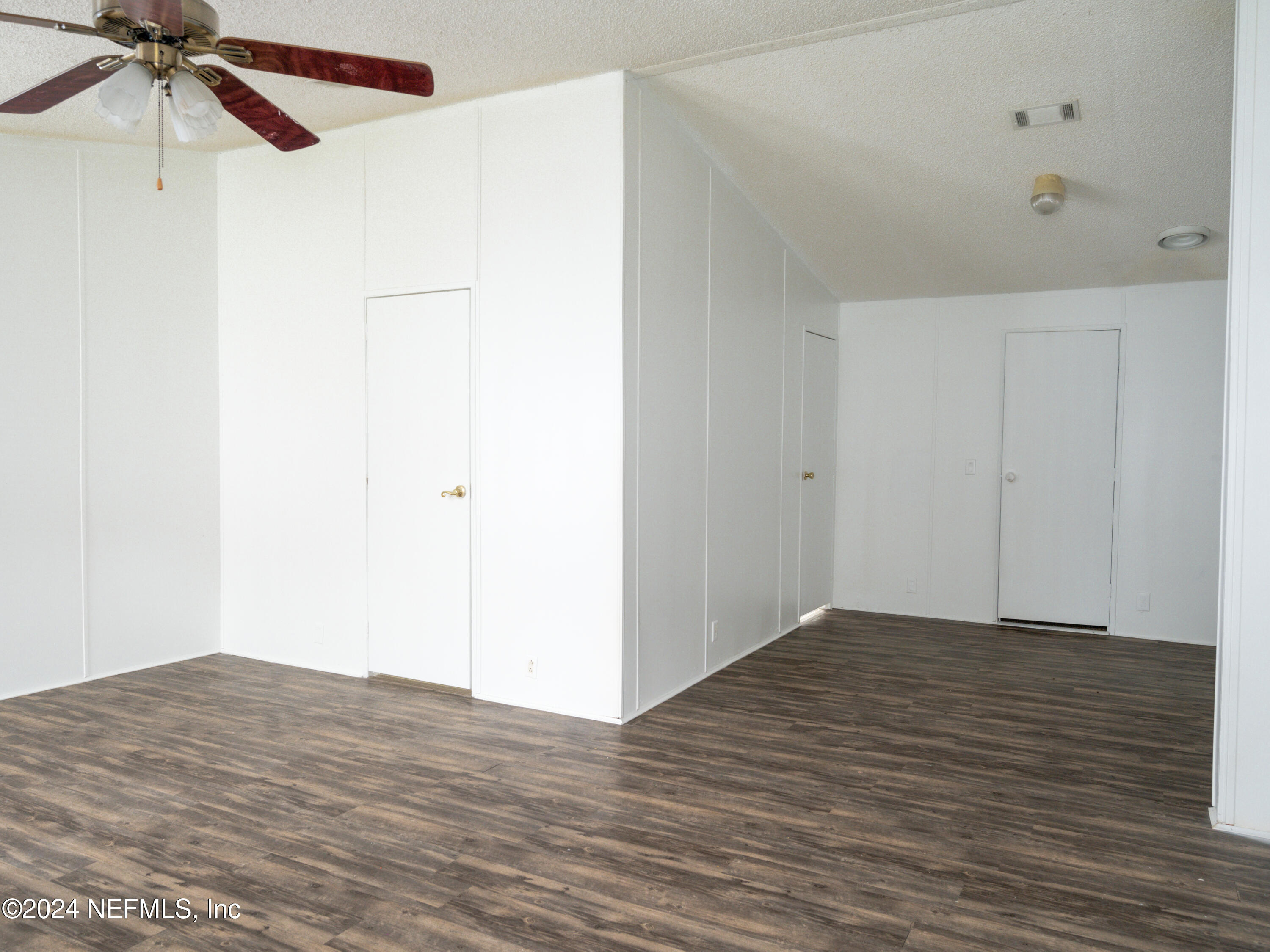 10912 MERRYWOOD Drive