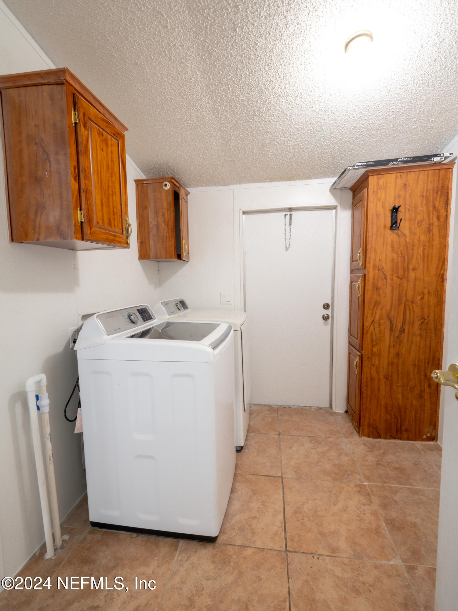 10912 MERRYWOOD Drive