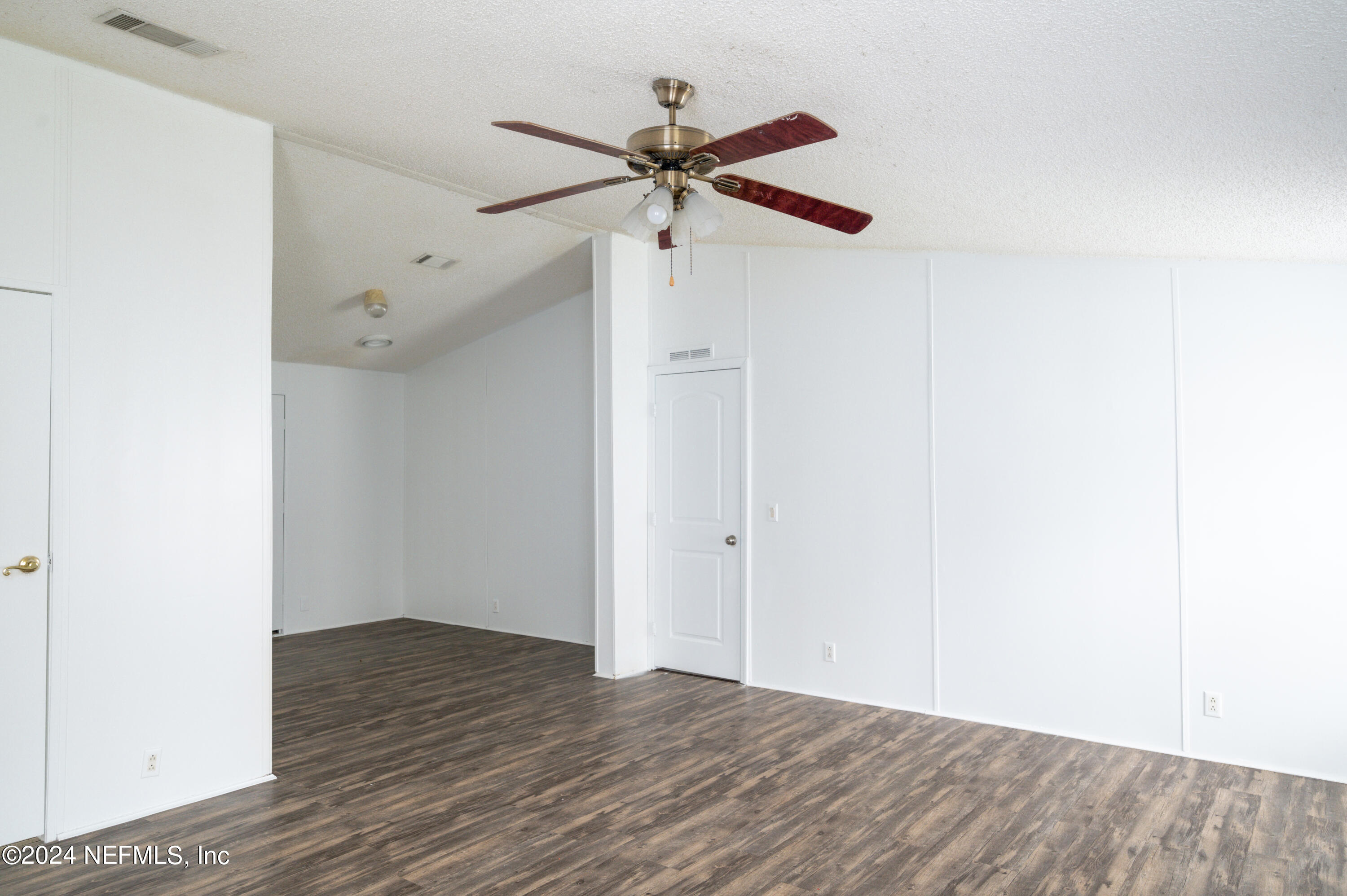 10912 MERRYWOOD Drive