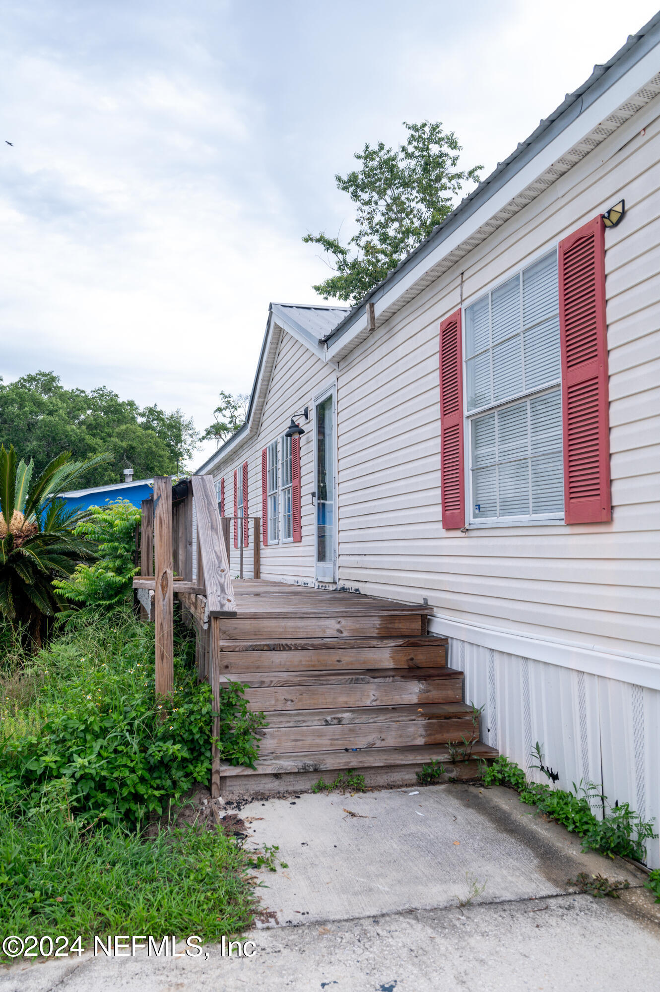 10912 MERRYWOOD Drive