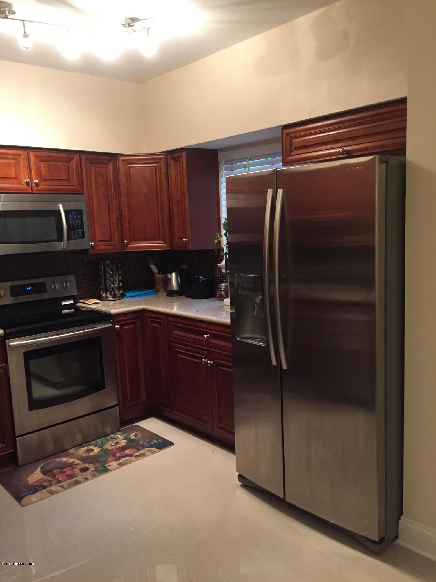 1301 WOOD HILL Place, 1301
