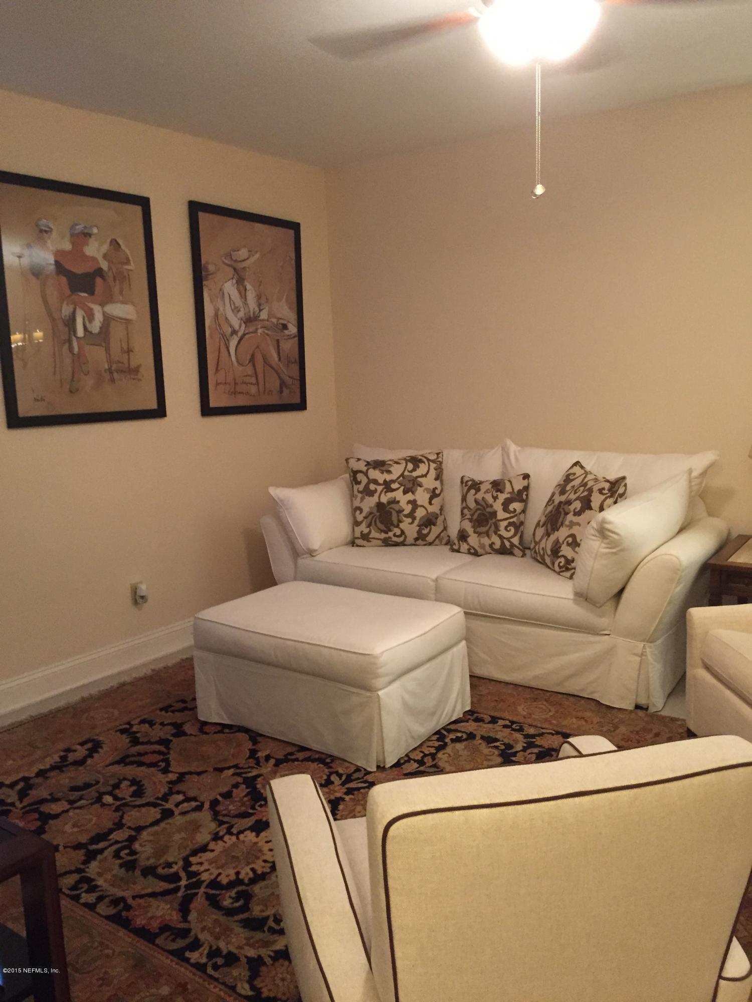 1301 WOOD HILL Place, 1301