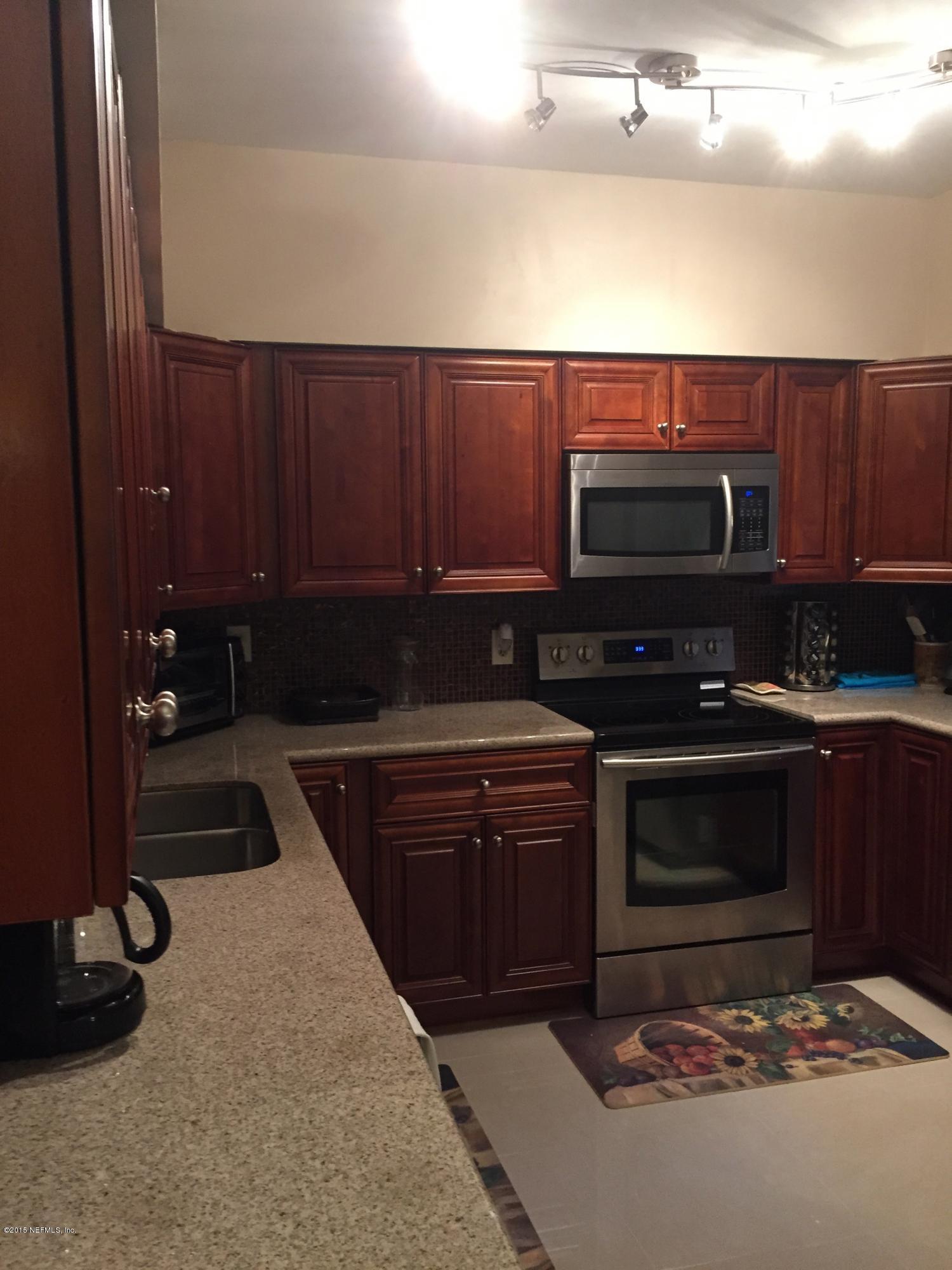 1301 WOOD HILL Place, 1301