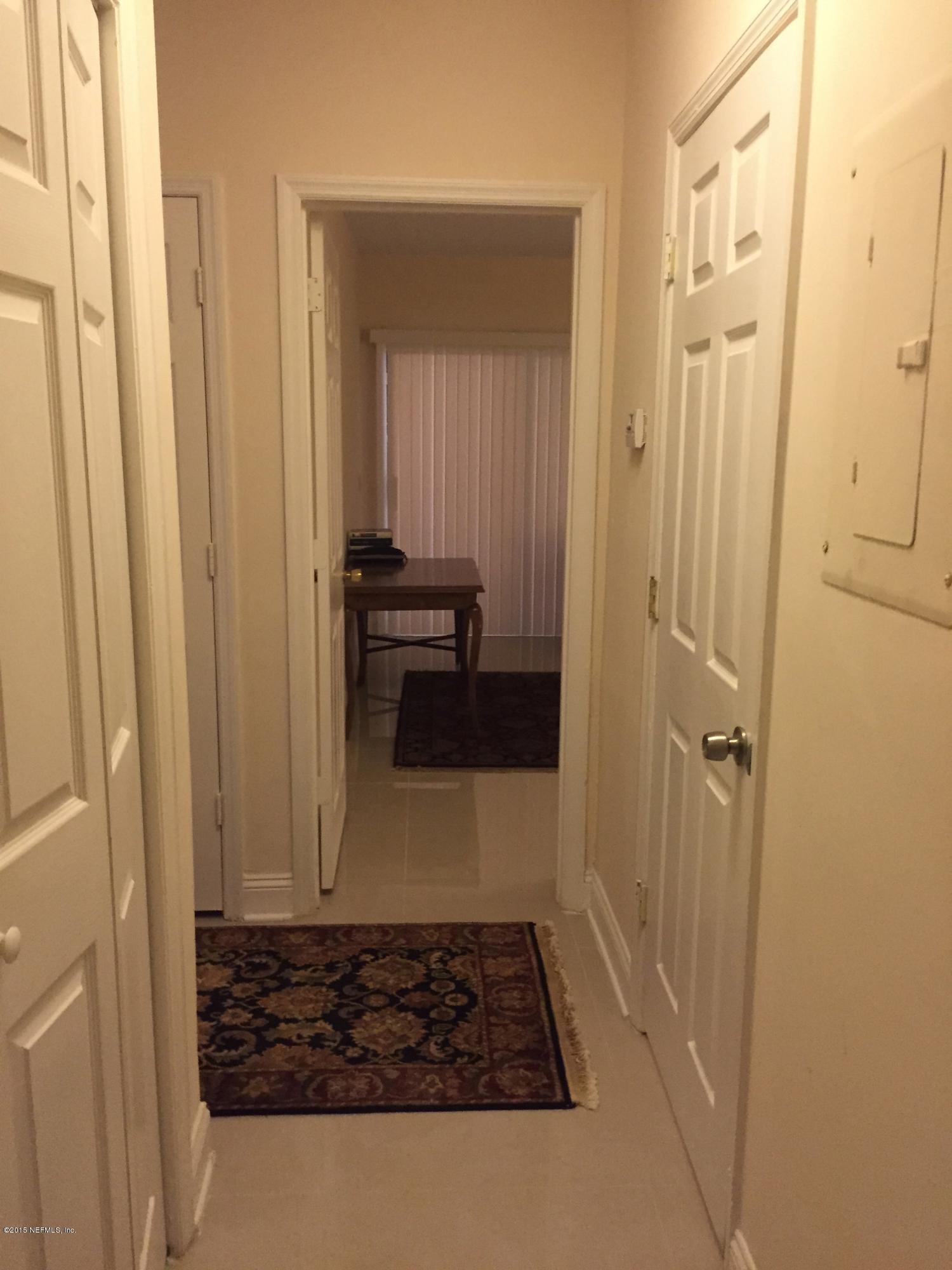 1301 WOOD HILL Place, 1301