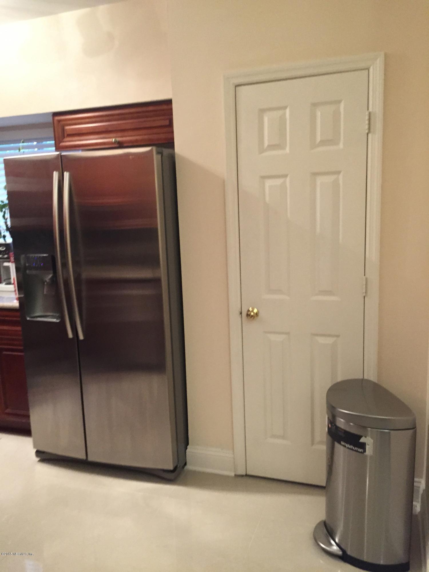 1301 WOOD HILL Place, 1301
