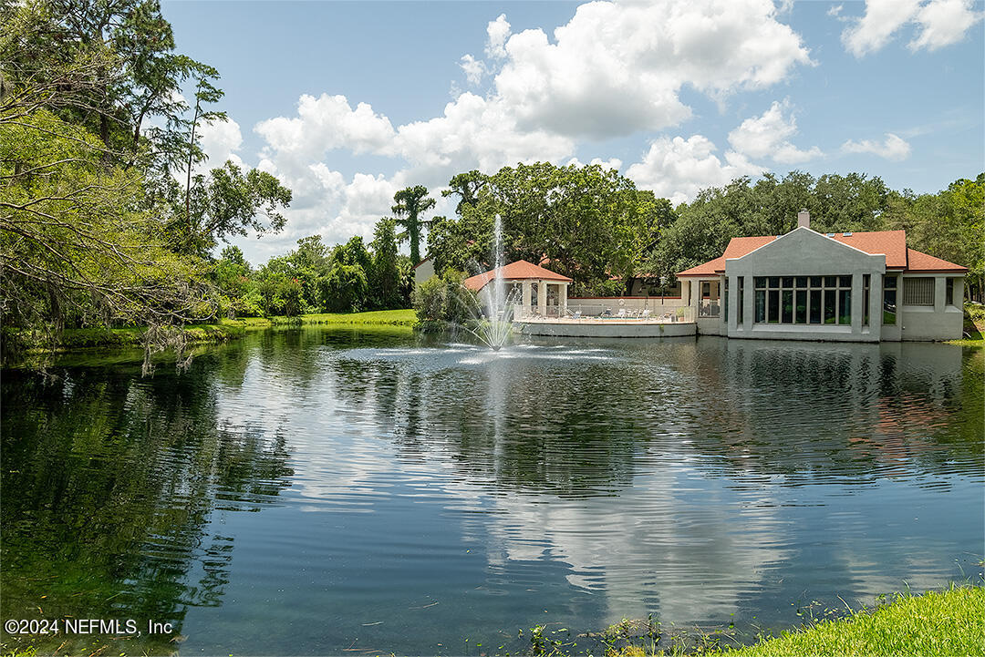 903 WOOD HILL Drive