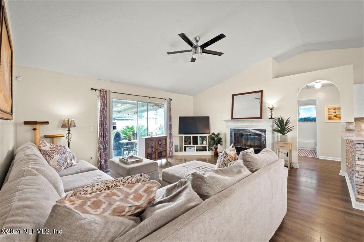 3177 CHADS Court