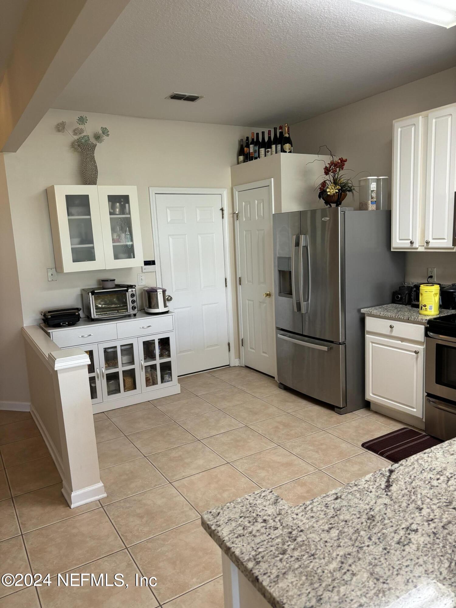 7552 RED CRANE Lane