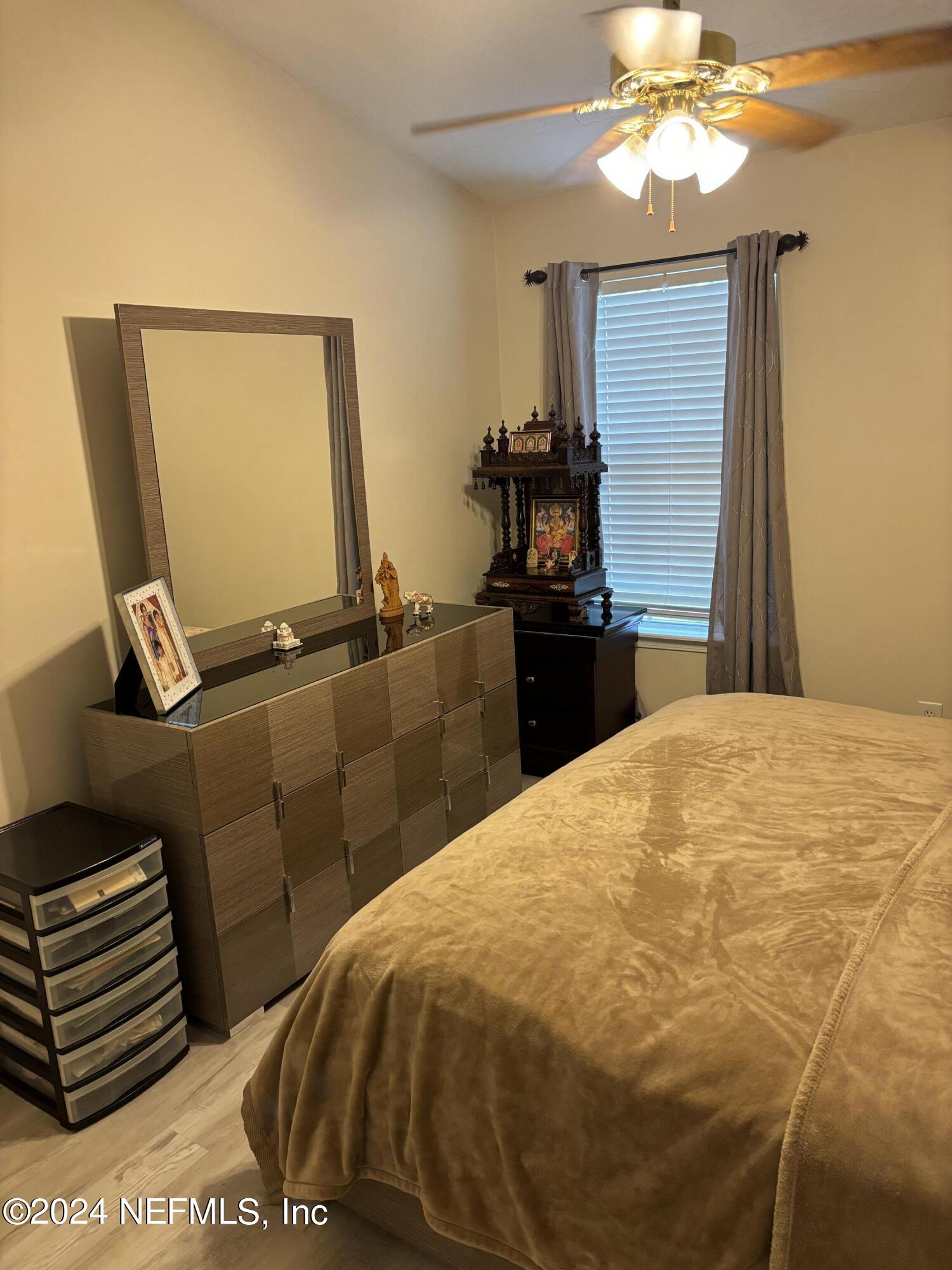 7552 RED CRANE Lane