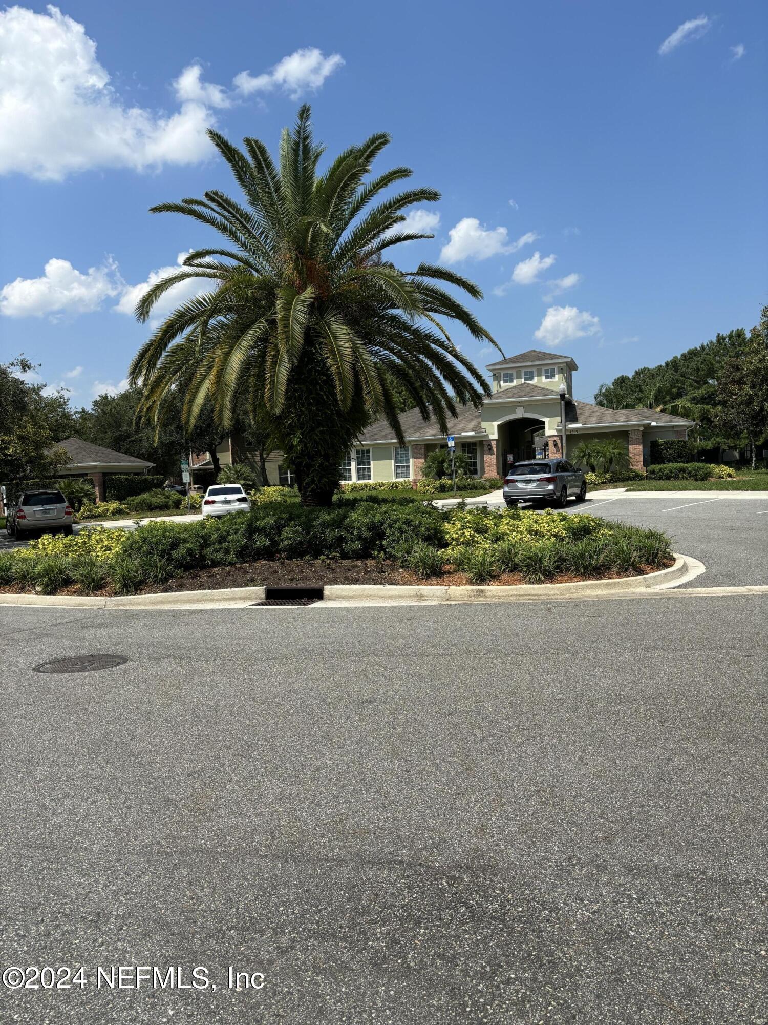 7552 RED CRANE Lane