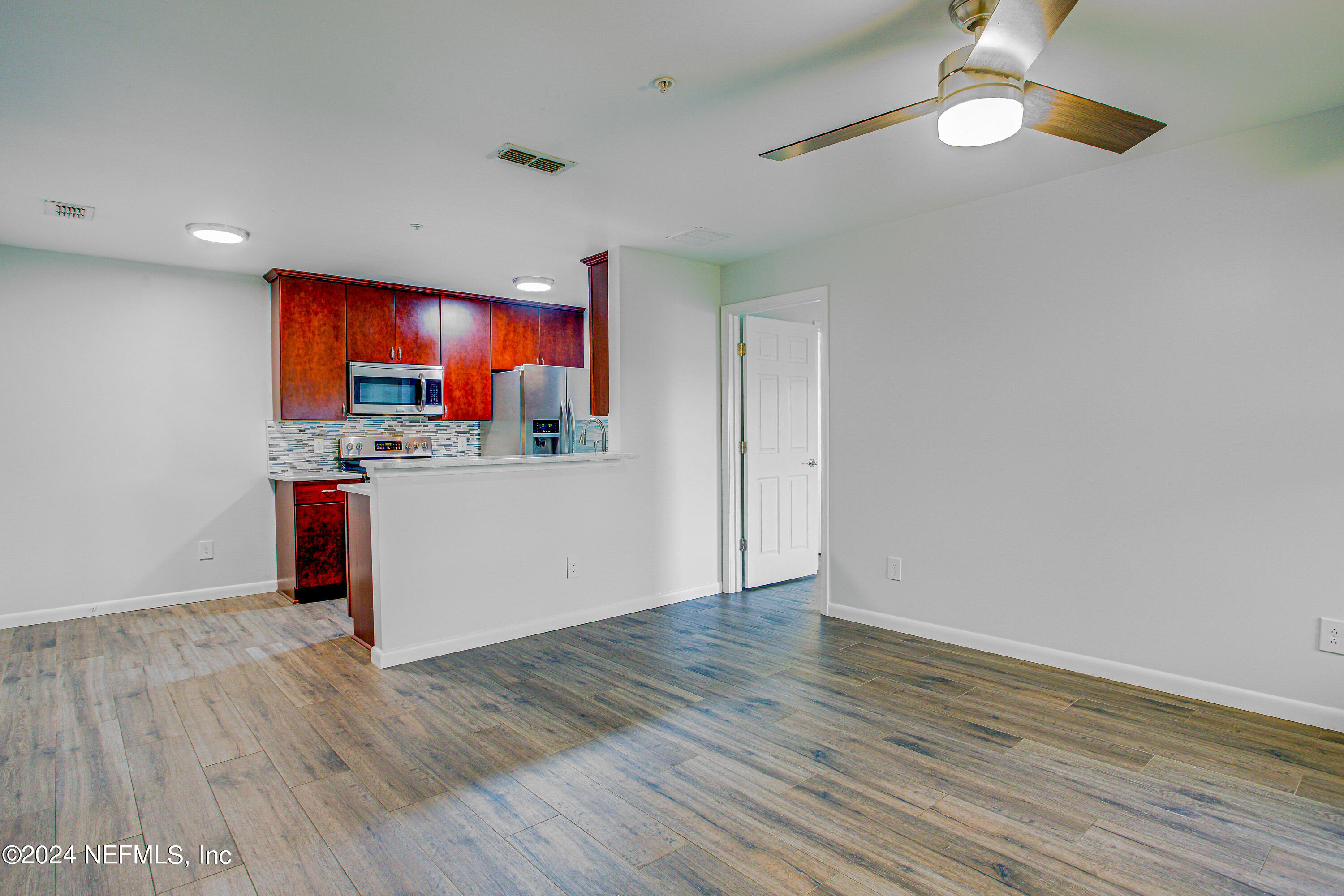 100 FAIRWAY PARK Boulevard, 1307