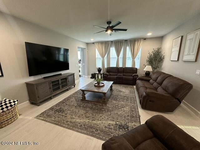 2405 DOVE HUNT Lane