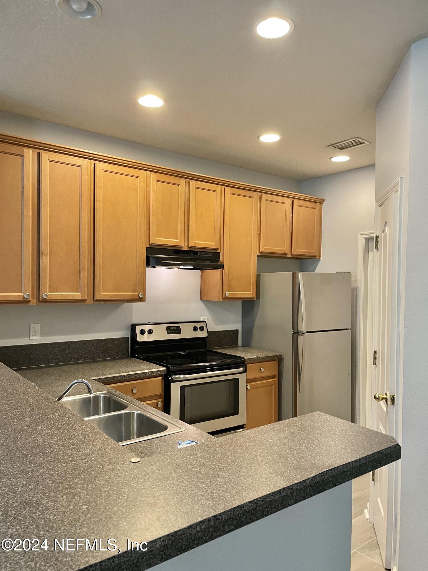 12271 BLACK WALNUT Court